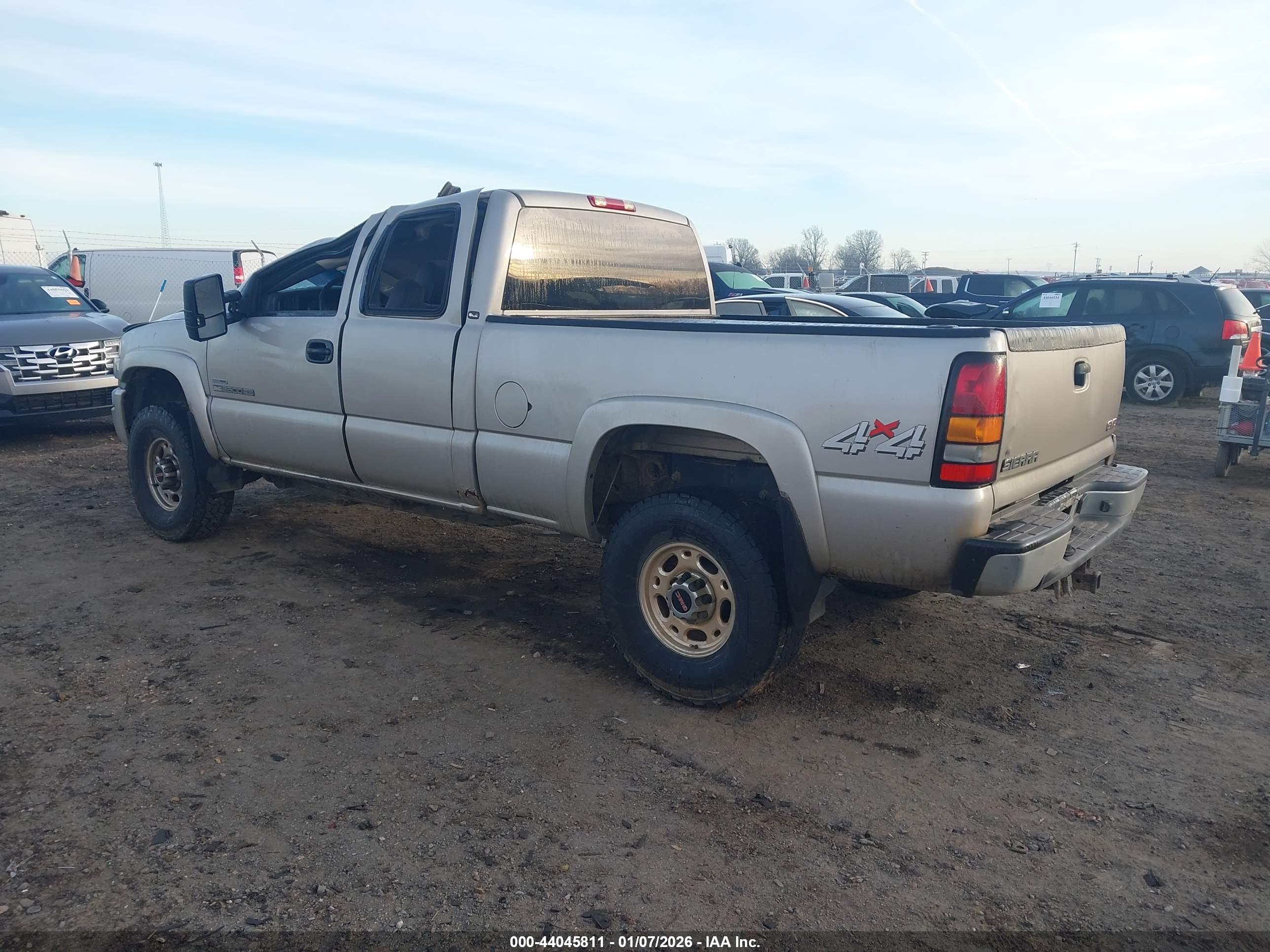GMC SIERRA image 3