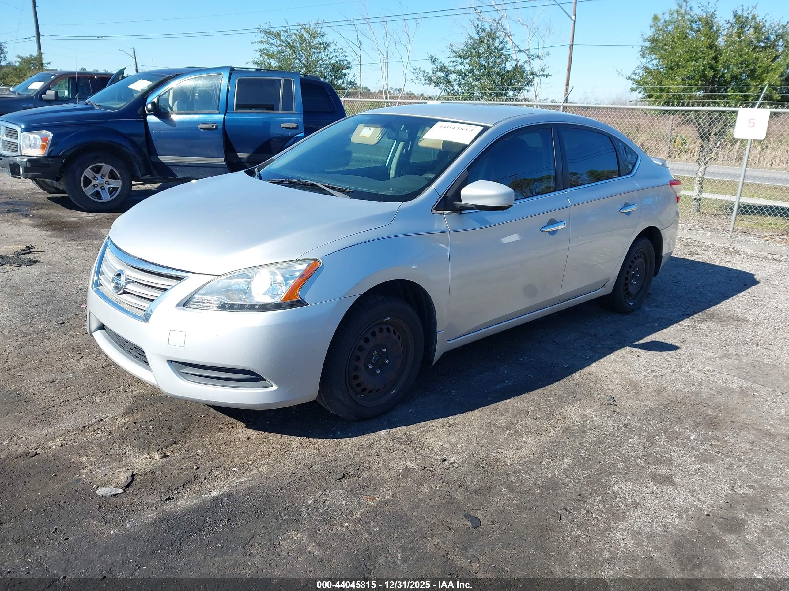 NISSAN SENTRA image 2