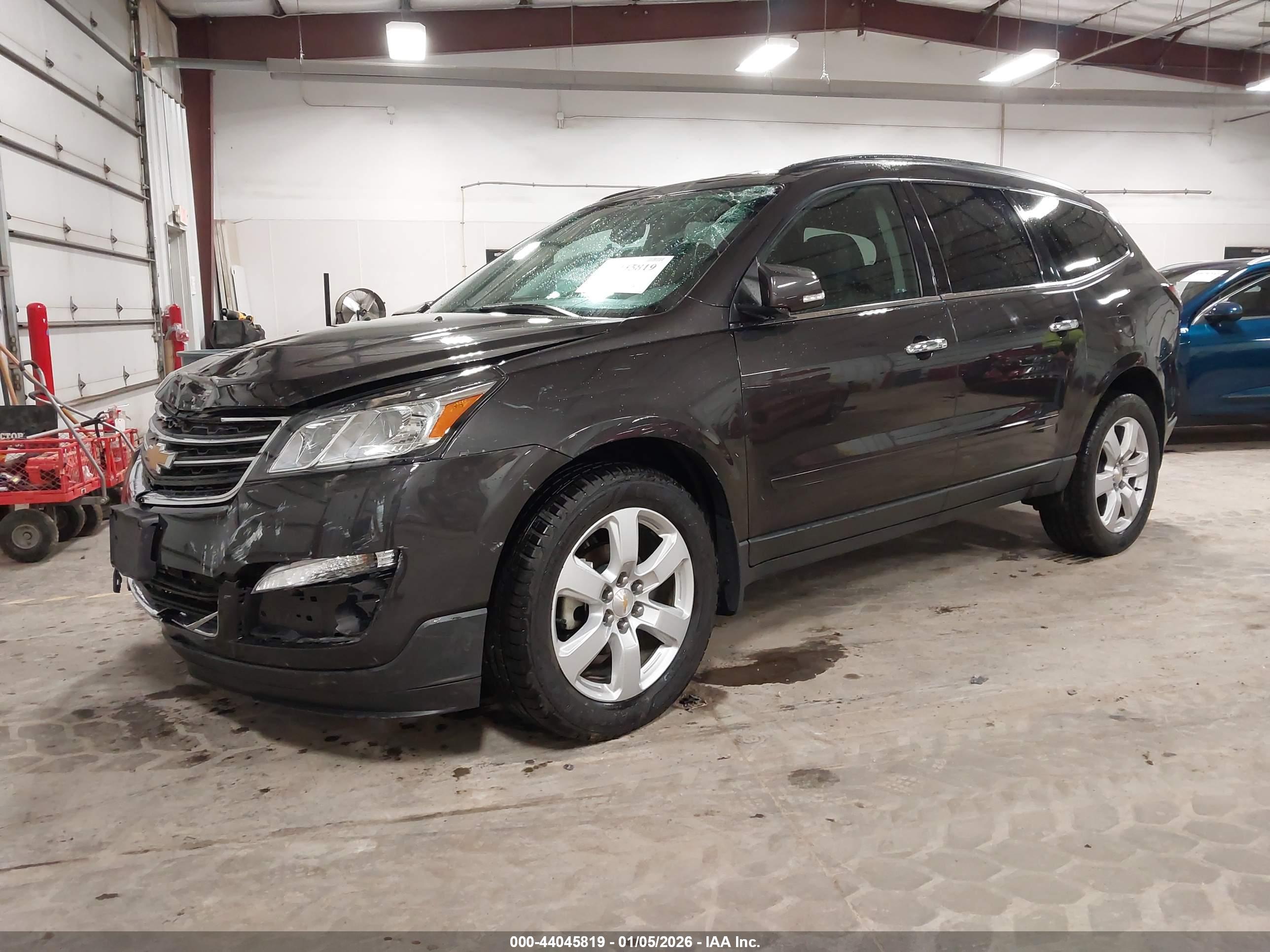 CHEVROLET TRAVERSE image 2
