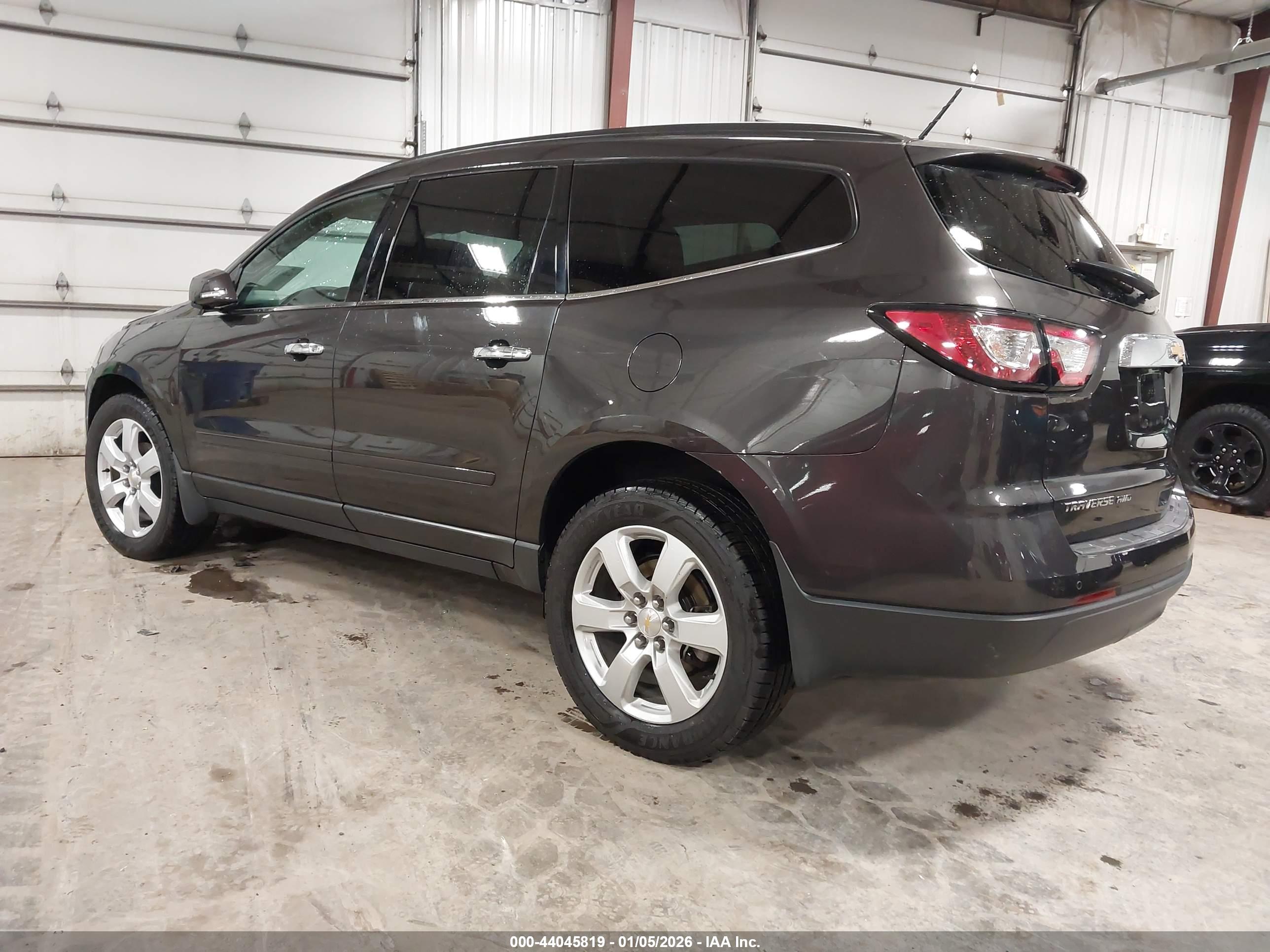 CHEVROLET TRAVERSE image 3