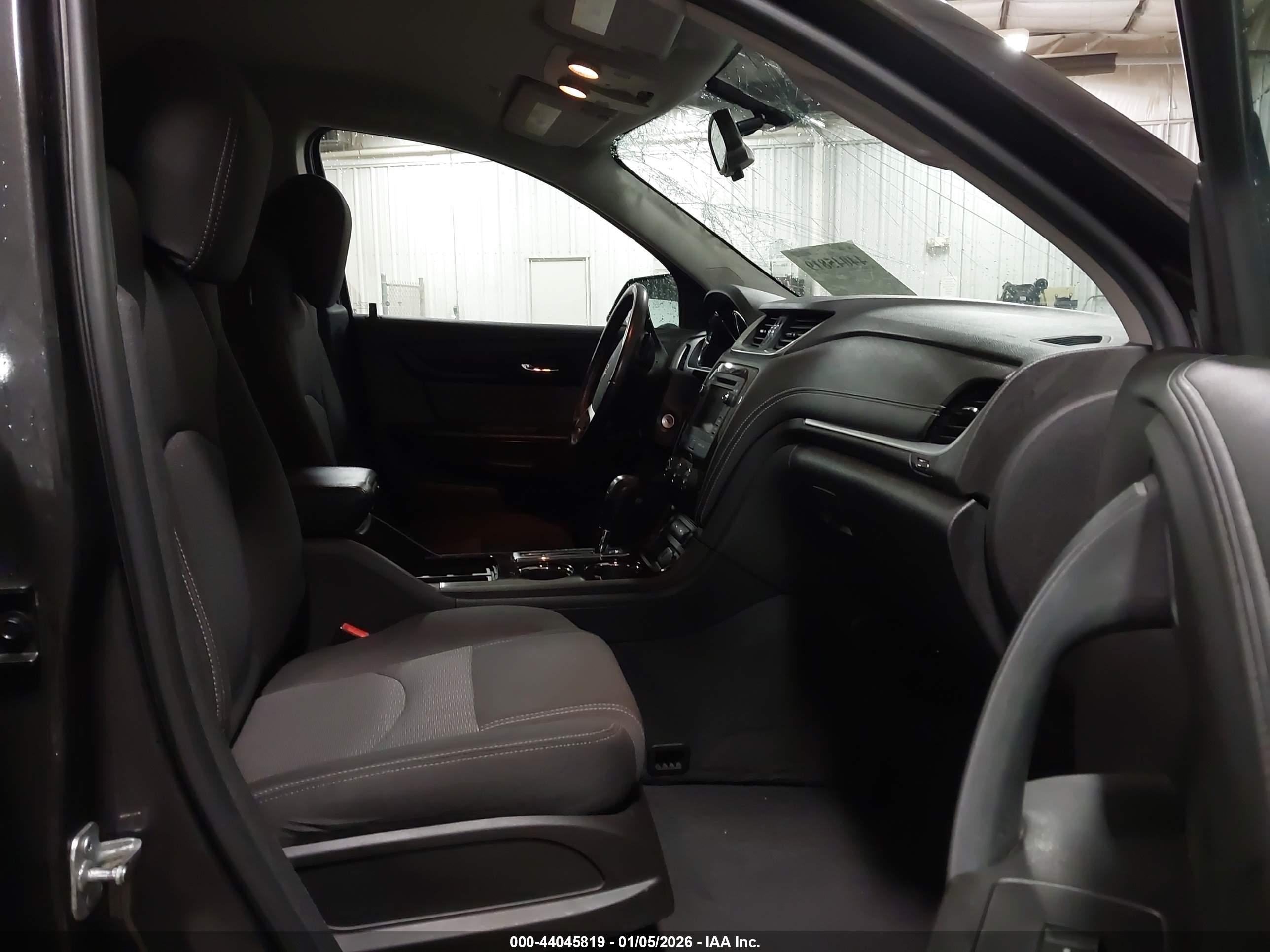 CHEVROLET TRAVERSE image 5