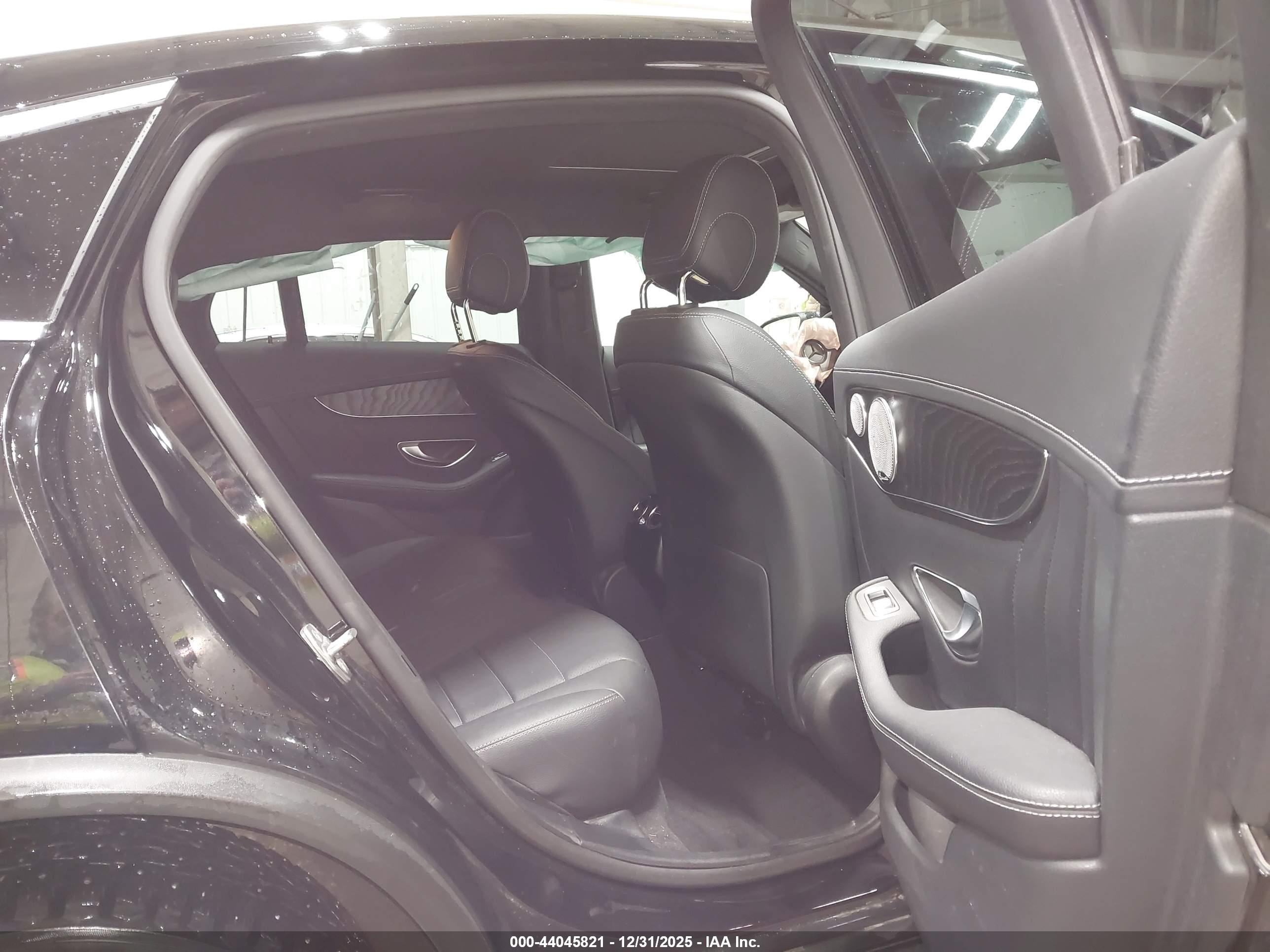 MERCEDES-BENZ GLC image 8