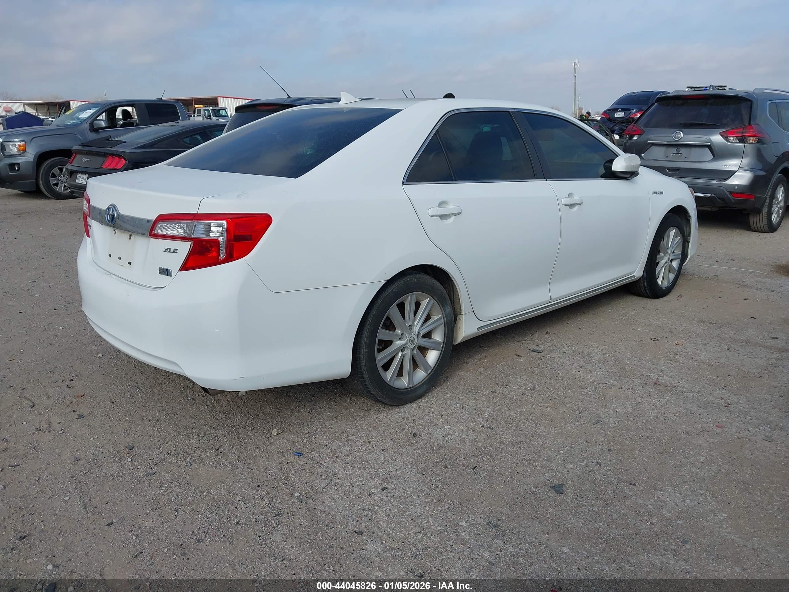 TOYOTA CAMRY image 4