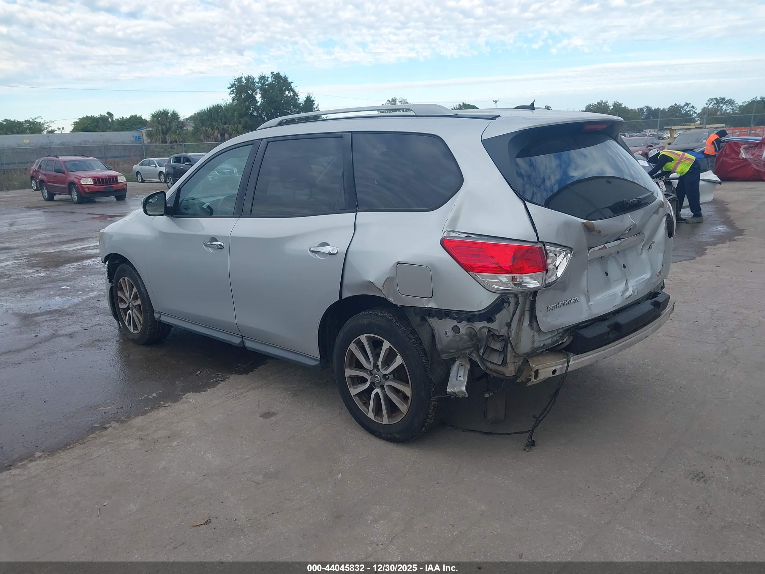 NISSAN PATHFINDER image 3