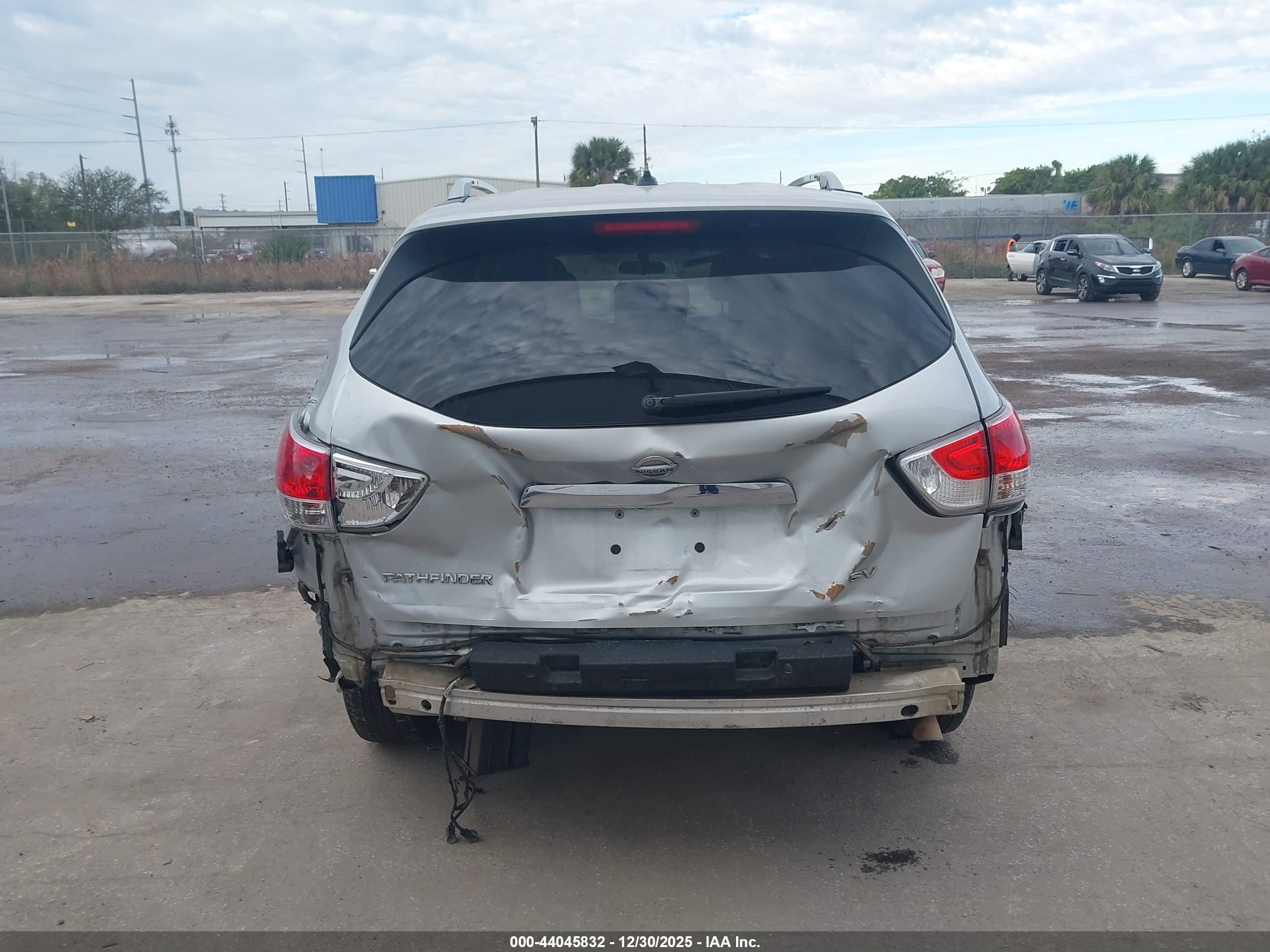 NISSAN PATHFINDER image 6