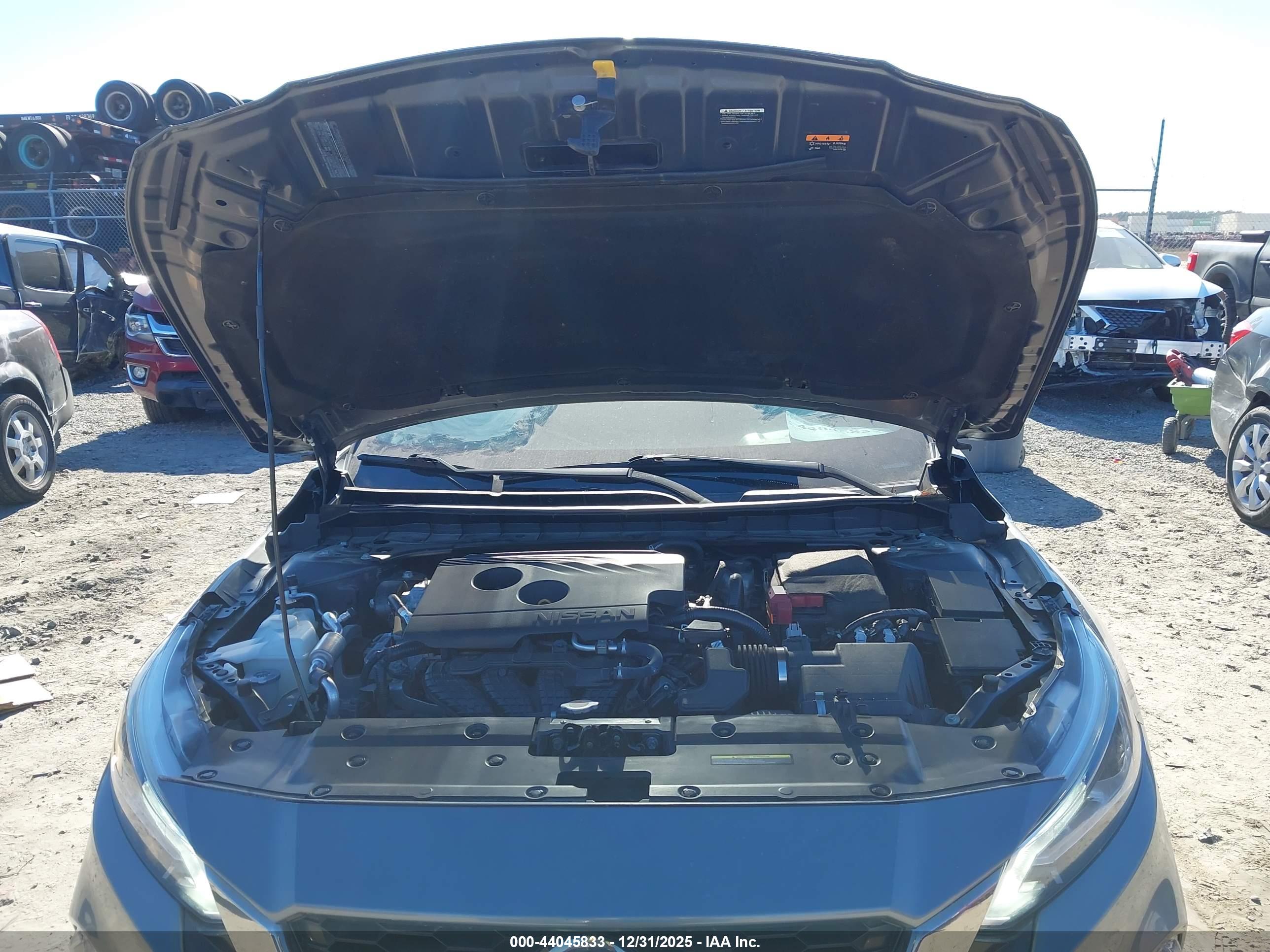 NISSAN ALTIMA image 10