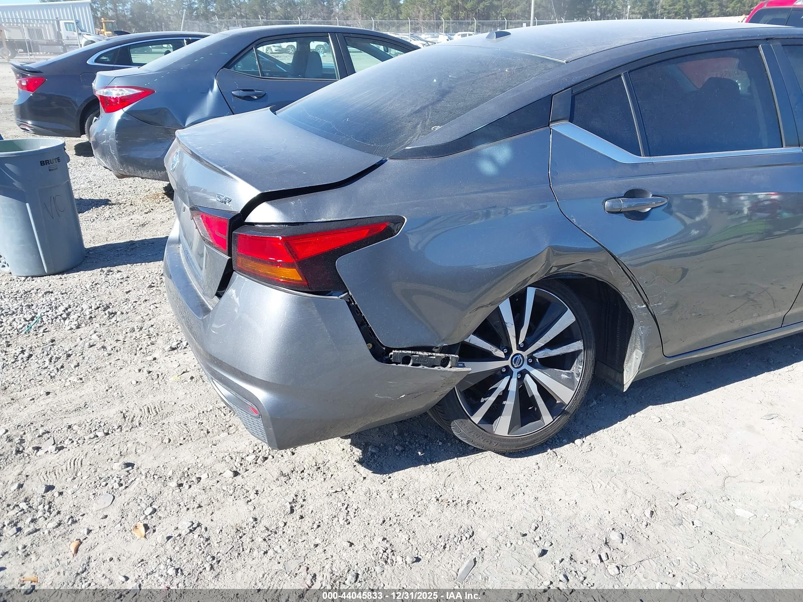 NISSAN ALTIMA image 6