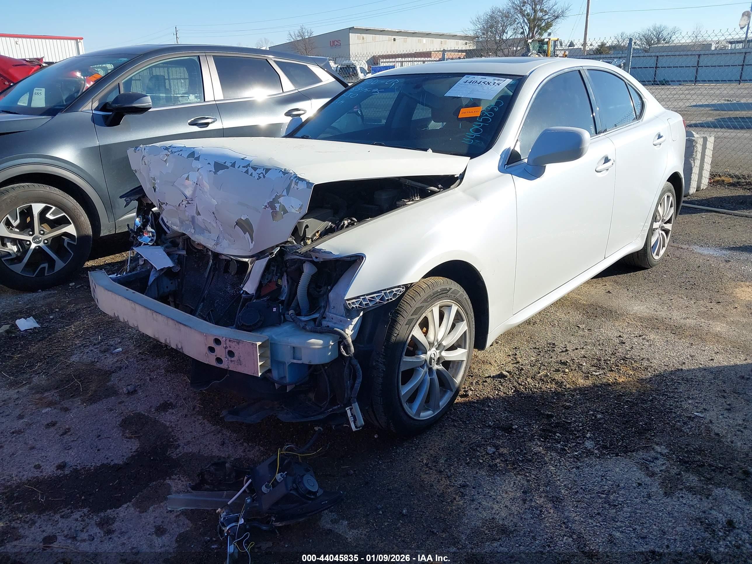 LEXUS IS image 2