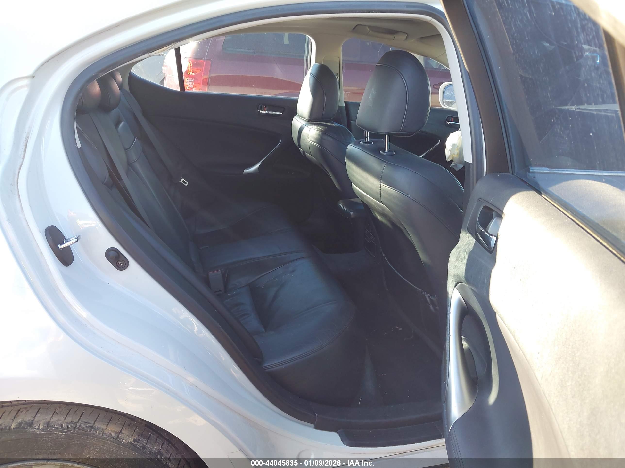 LEXUS IS image 8