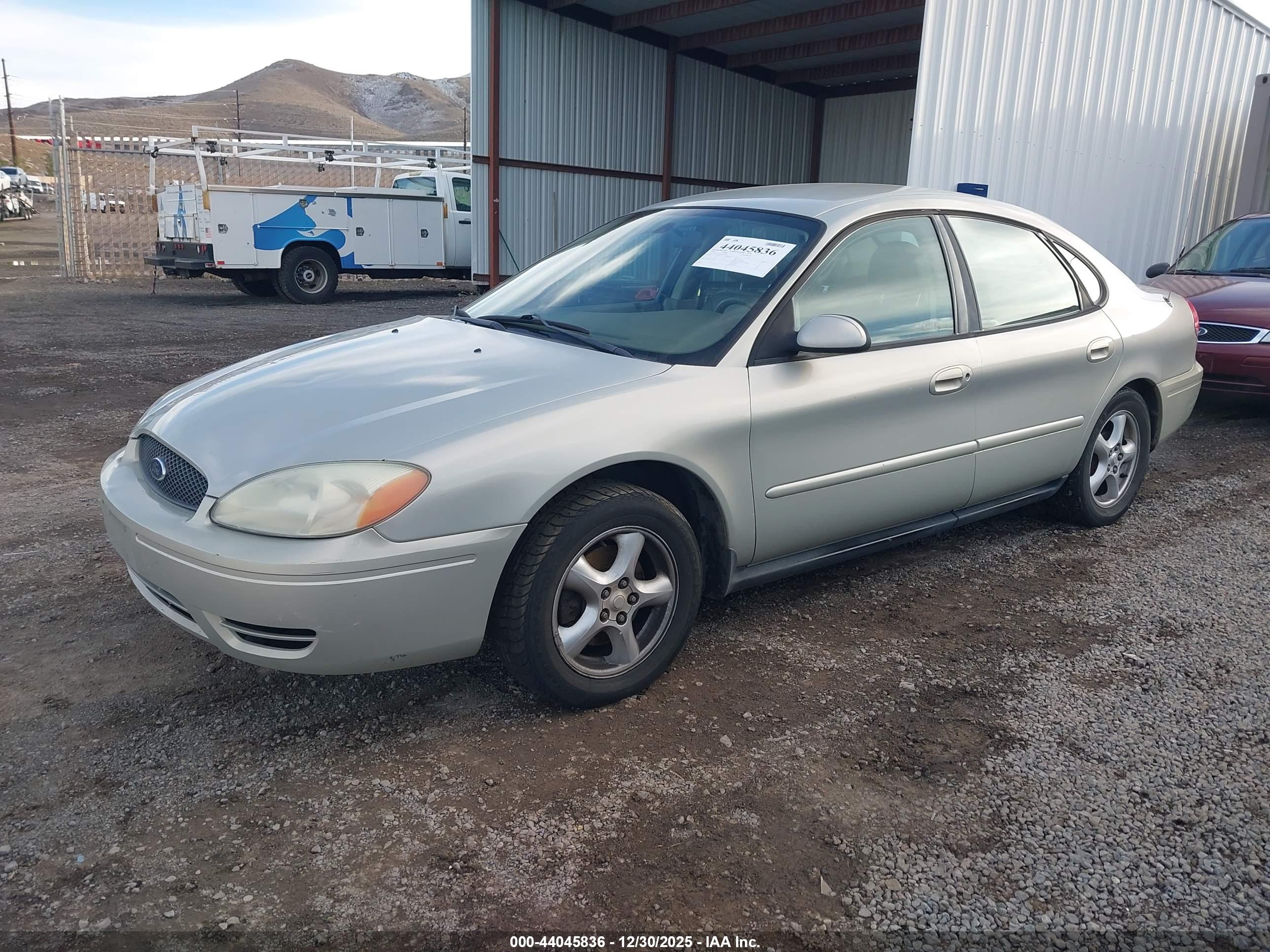 FORD TAURUS image 2