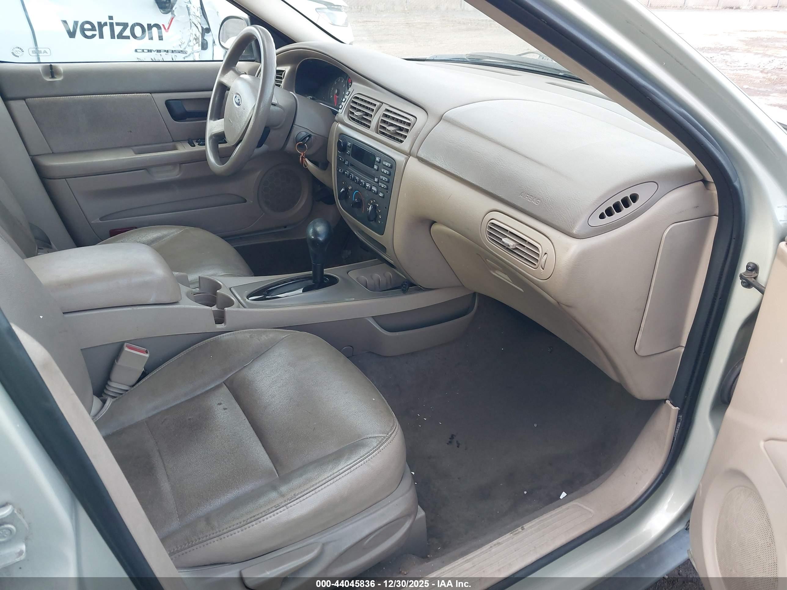 FORD TAURUS image 5