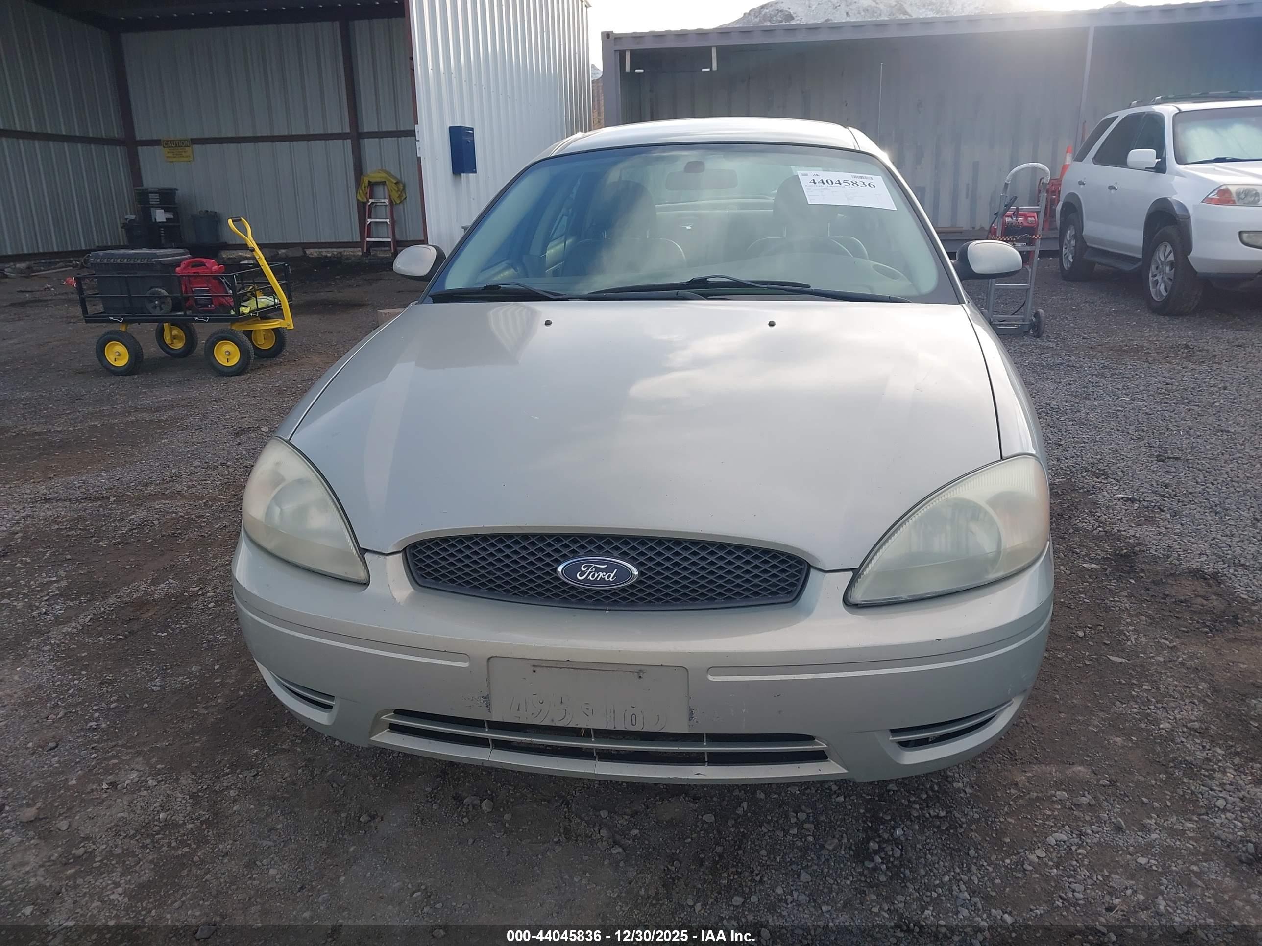 FORD TAURUS image 6