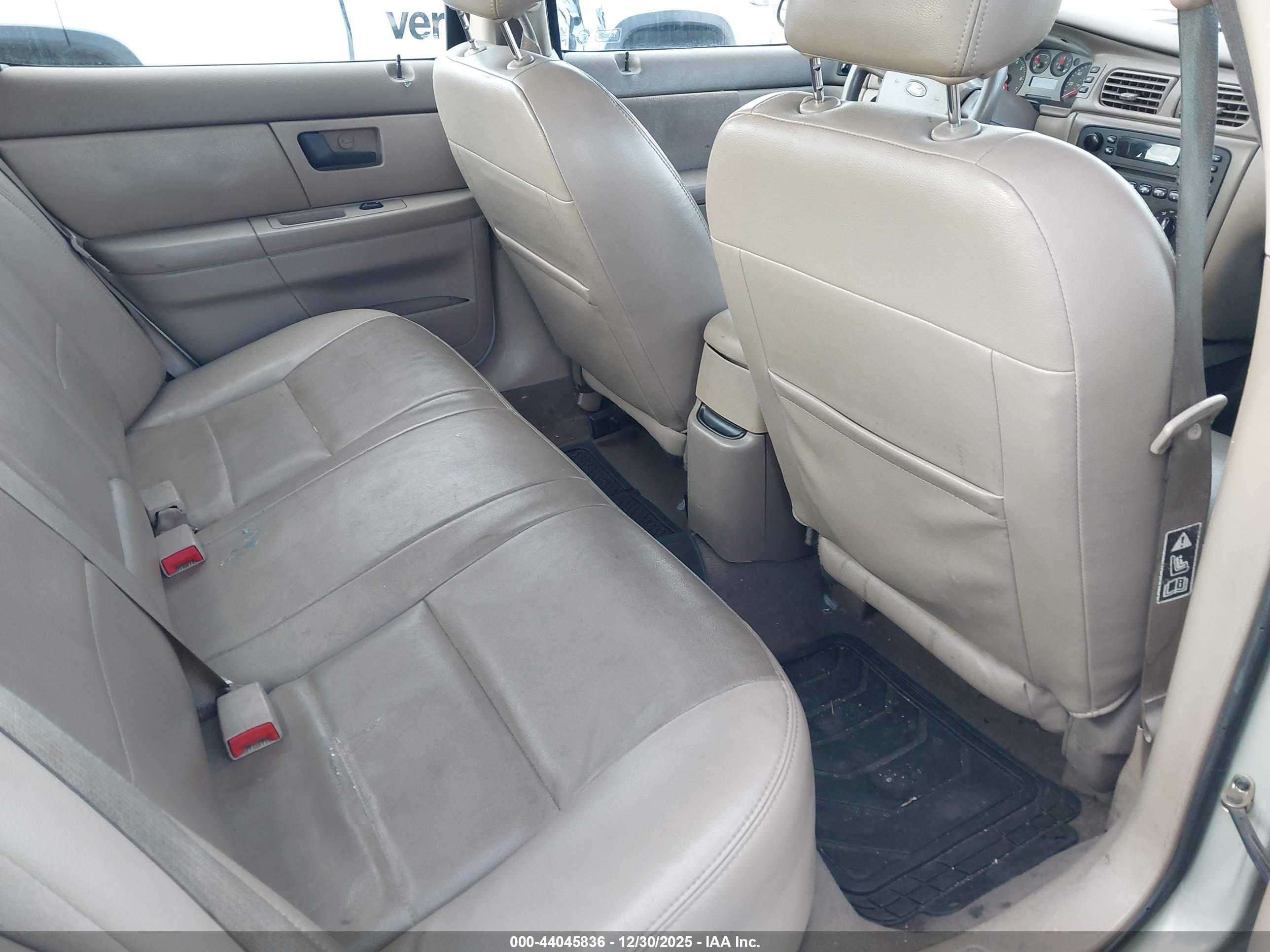 FORD TAURUS image 8