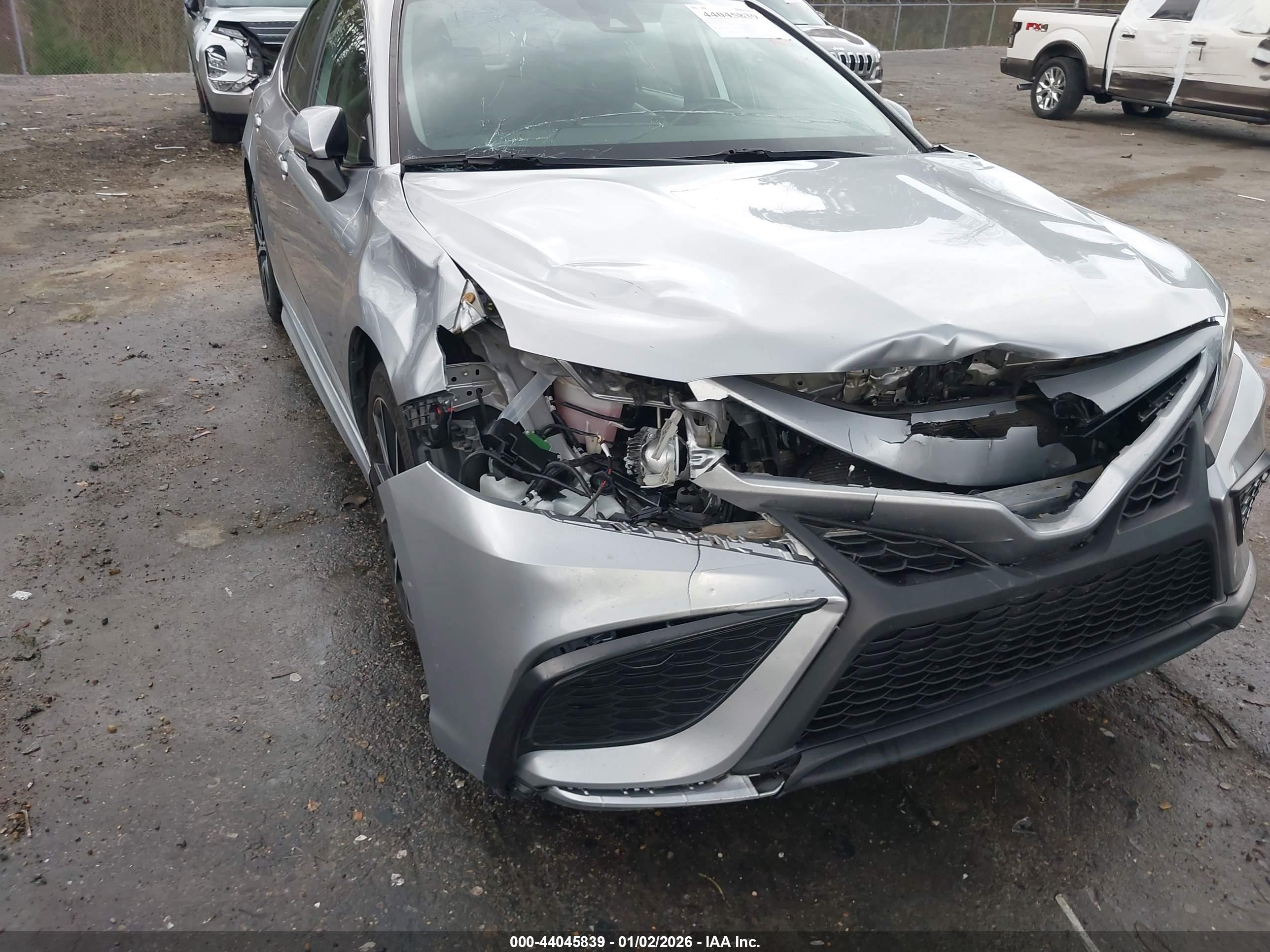 TOYOTA CAMRY image 6