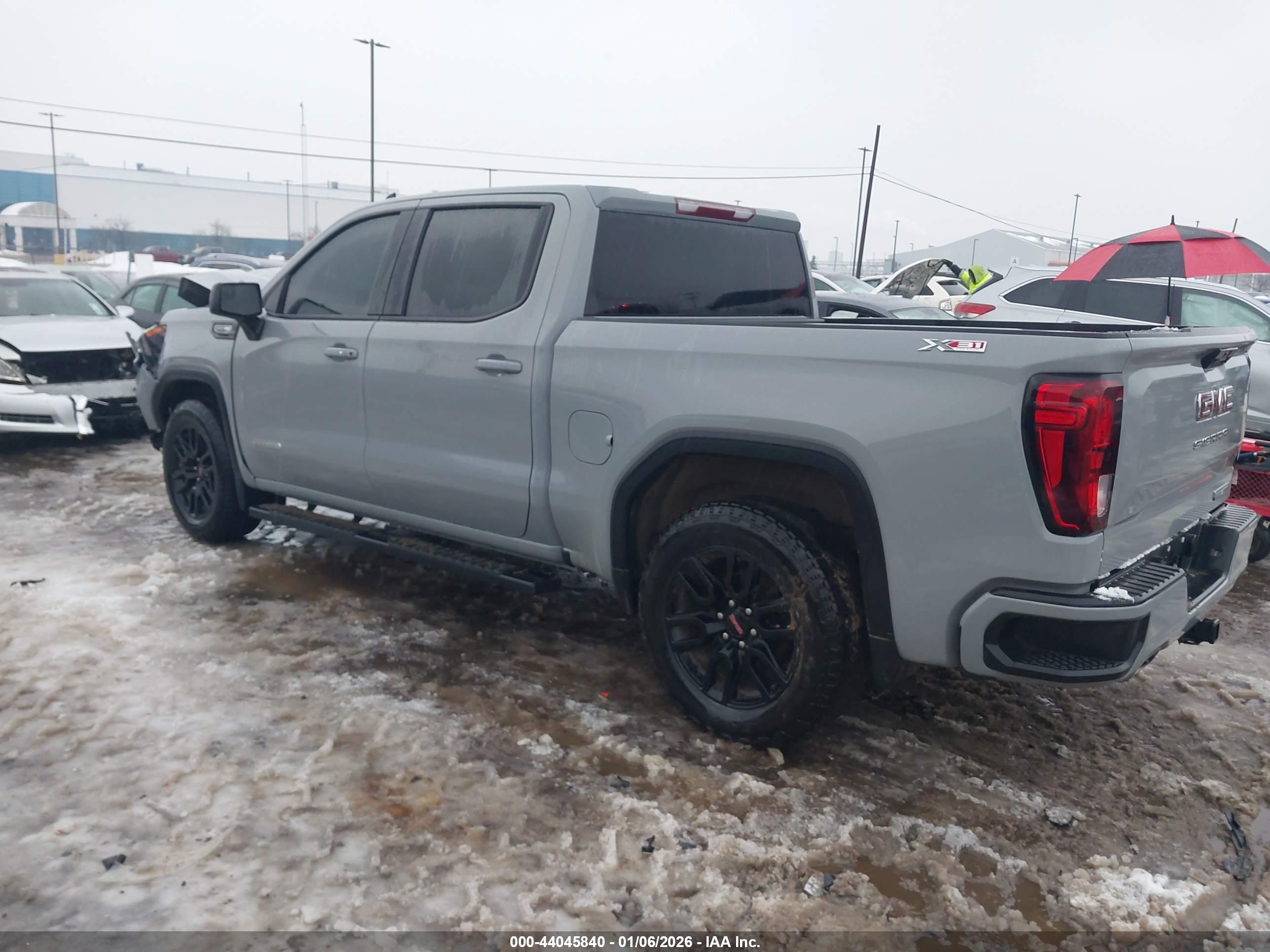 GMC SIERRA image 3