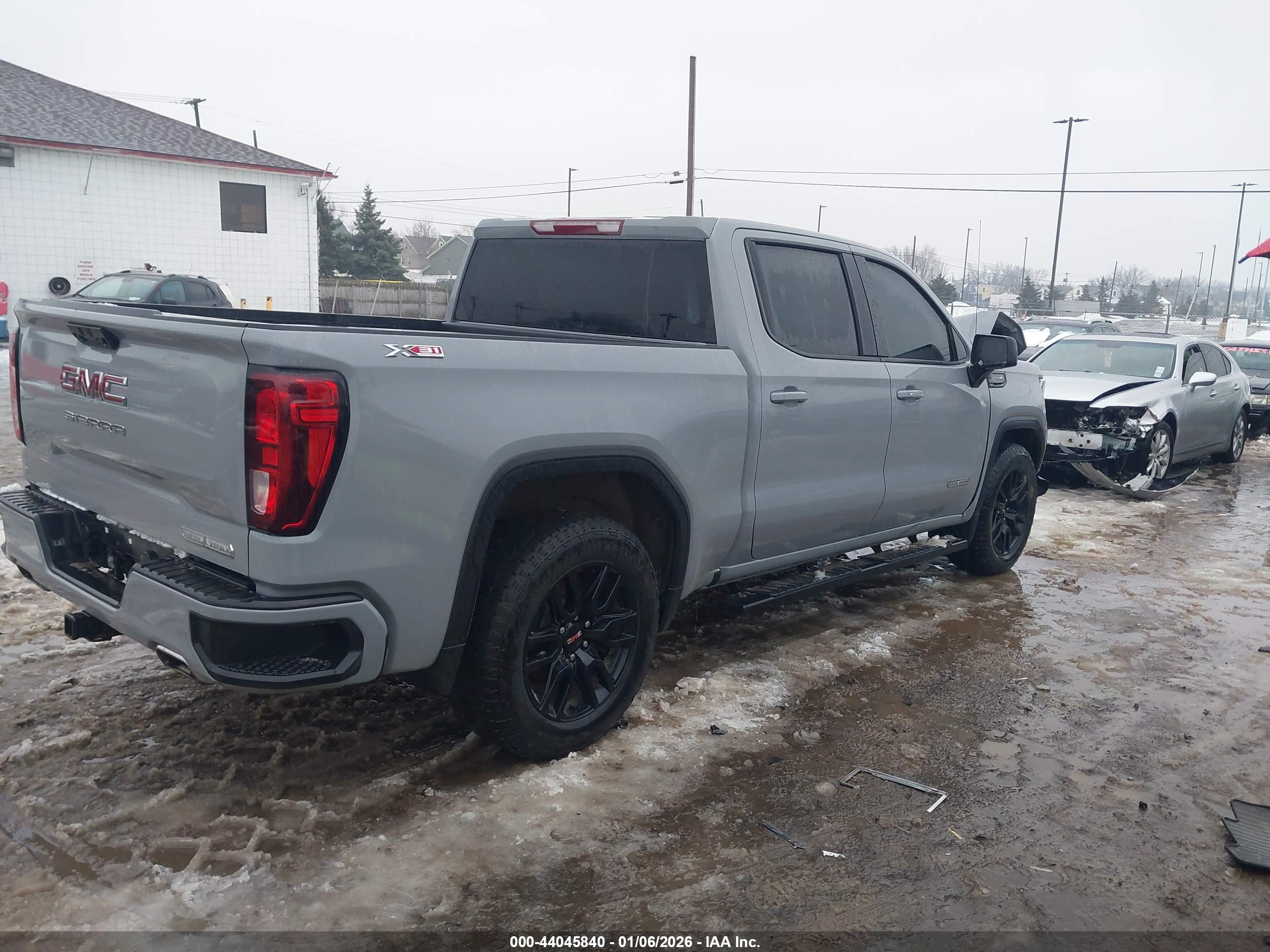 GMC SIERRA image 4
