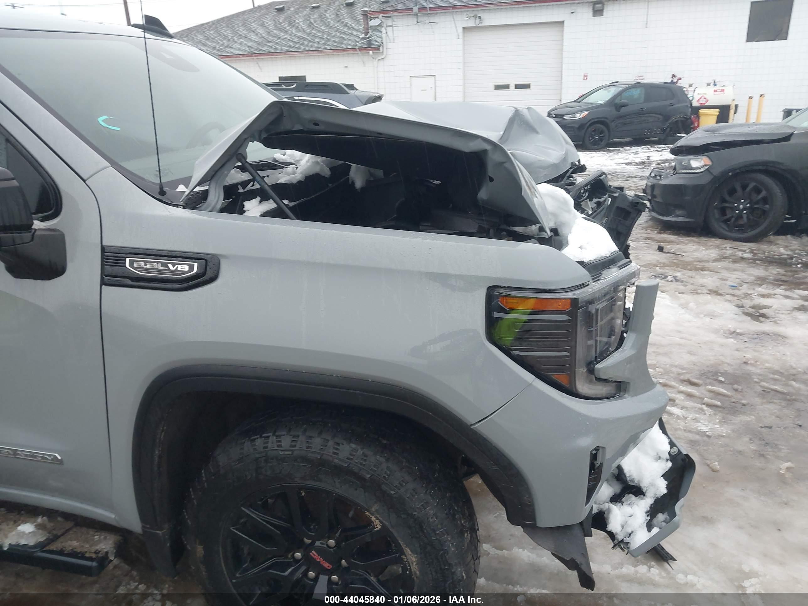 GMC SIERRA image 6