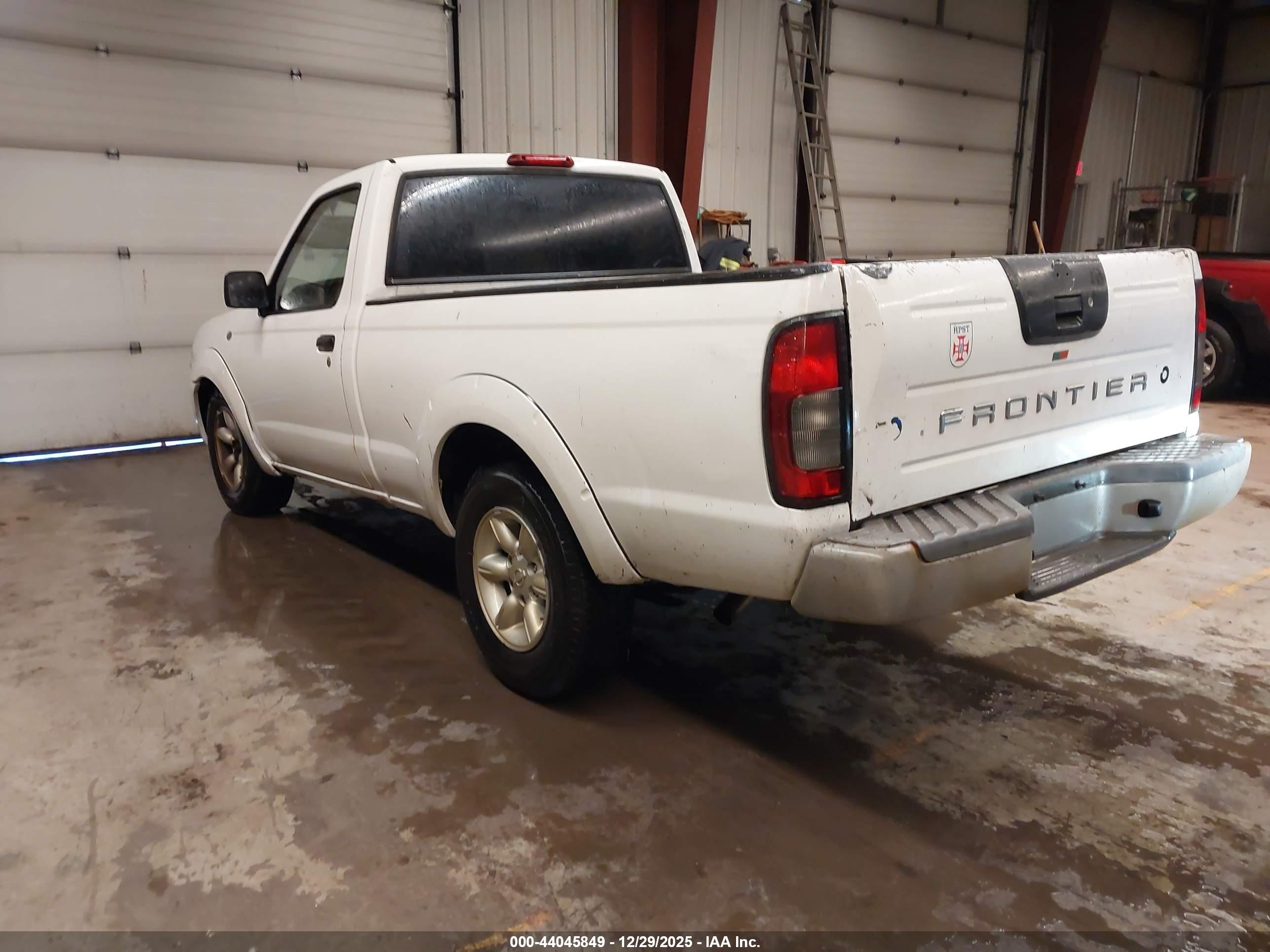 NISSAN FRONTIER image 3