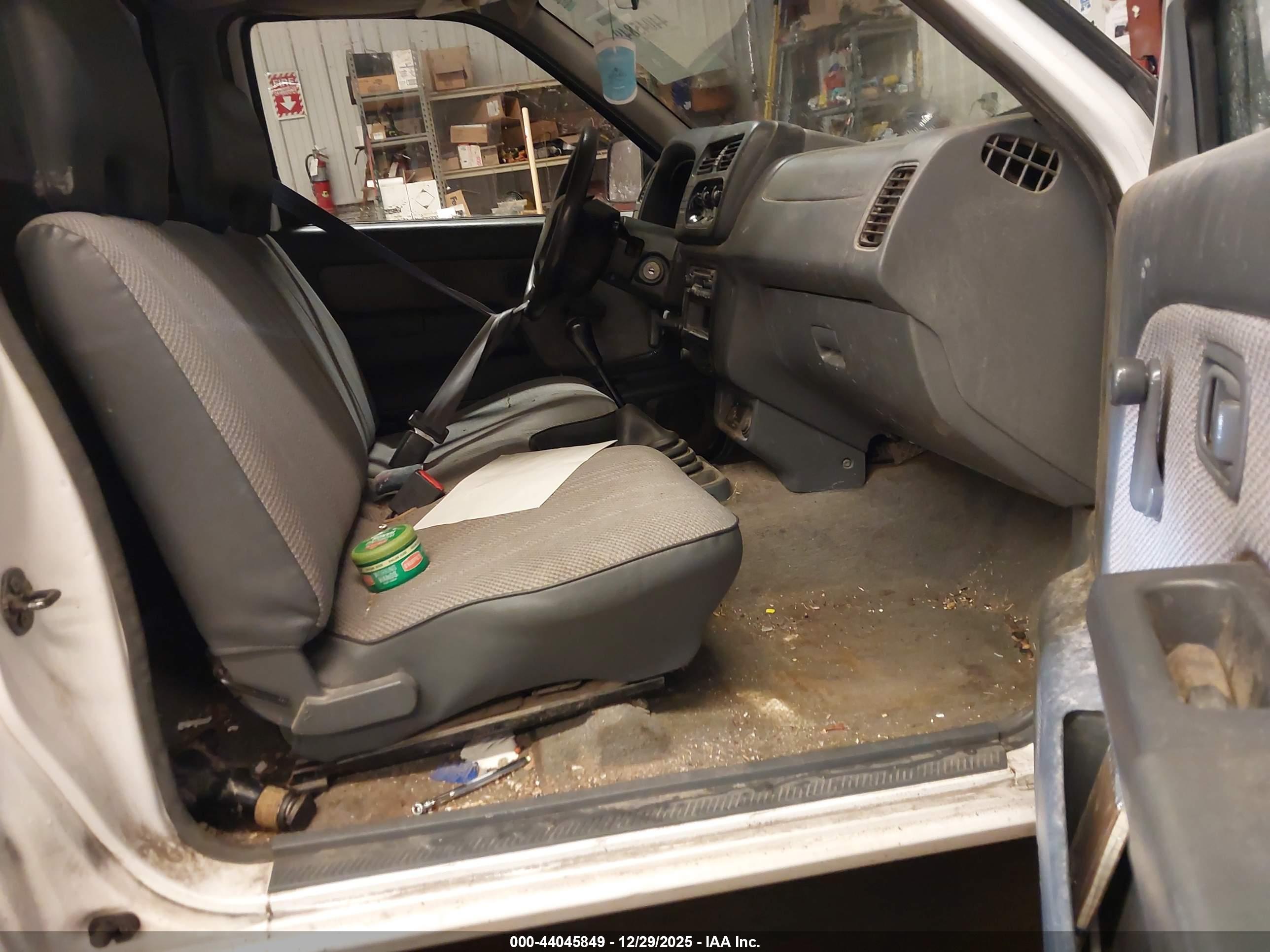 NISSAN FRONTIER image 5