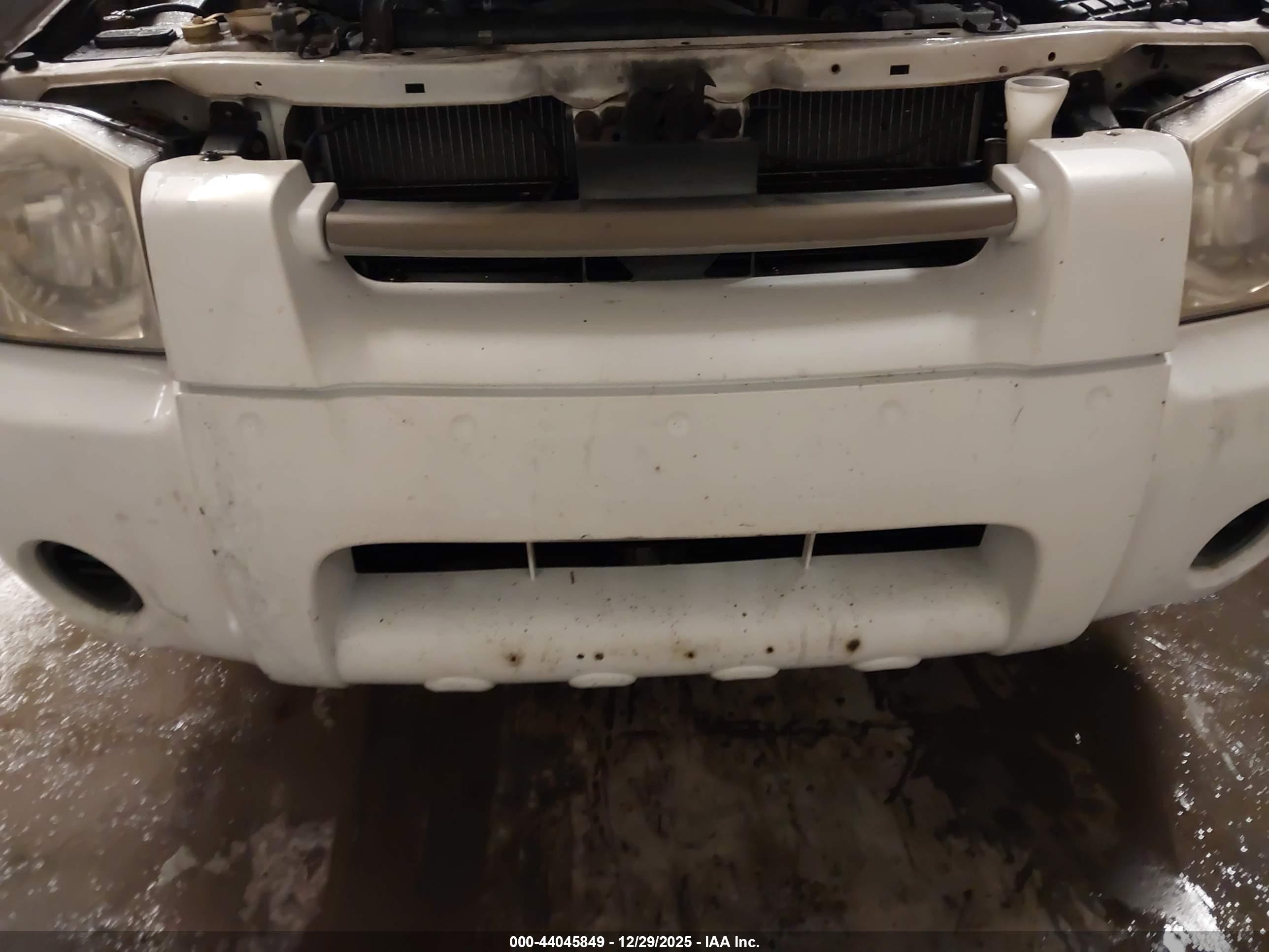 NISSAN FRONTIER image 6