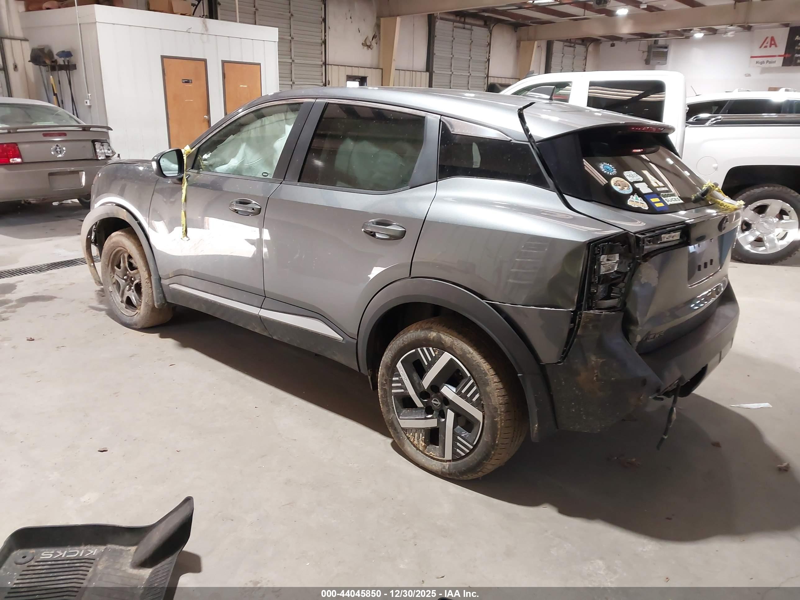NISSAN KICKS image 3