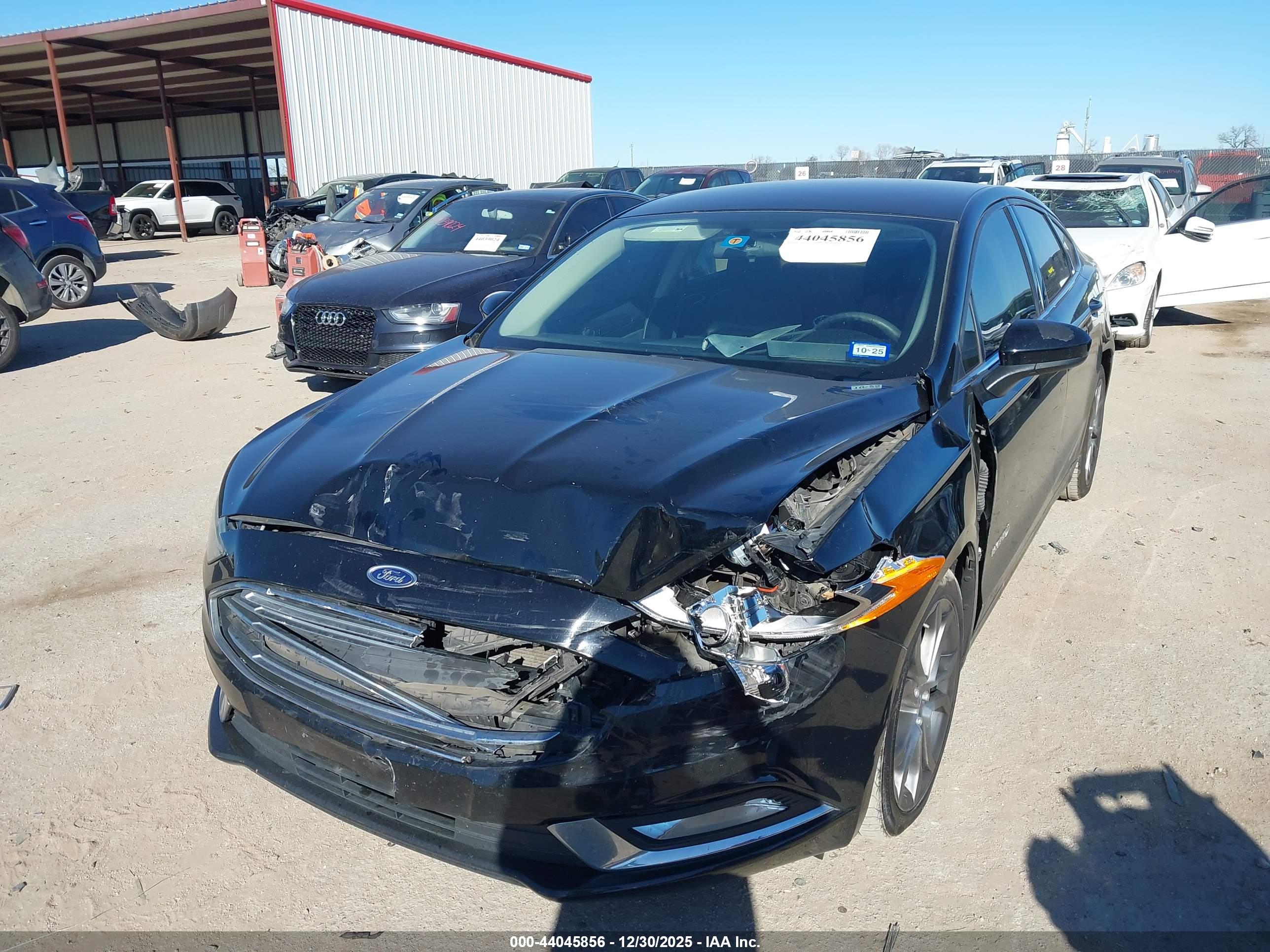 FORD FUSION image 2