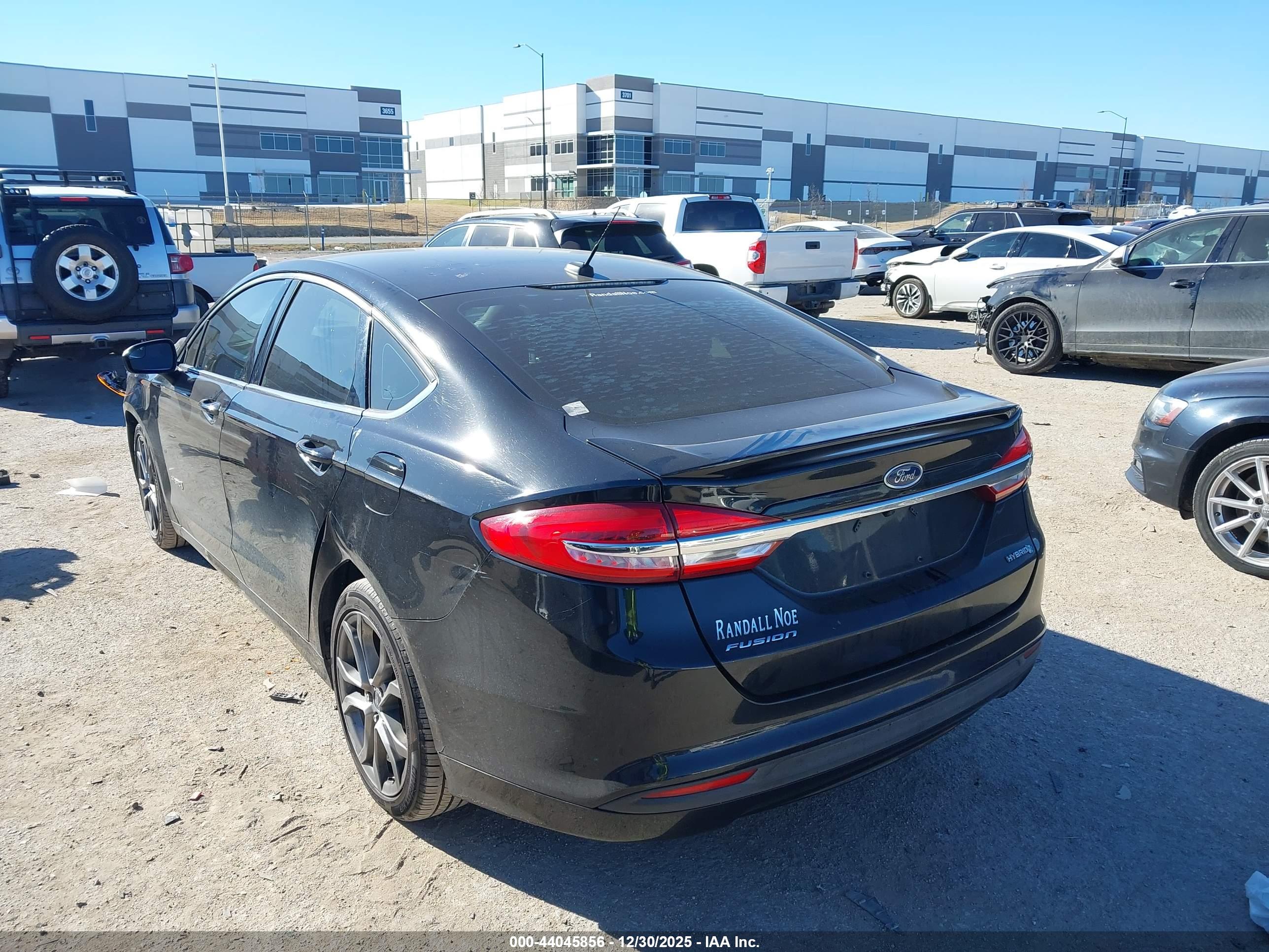 FORD FUSION image 3