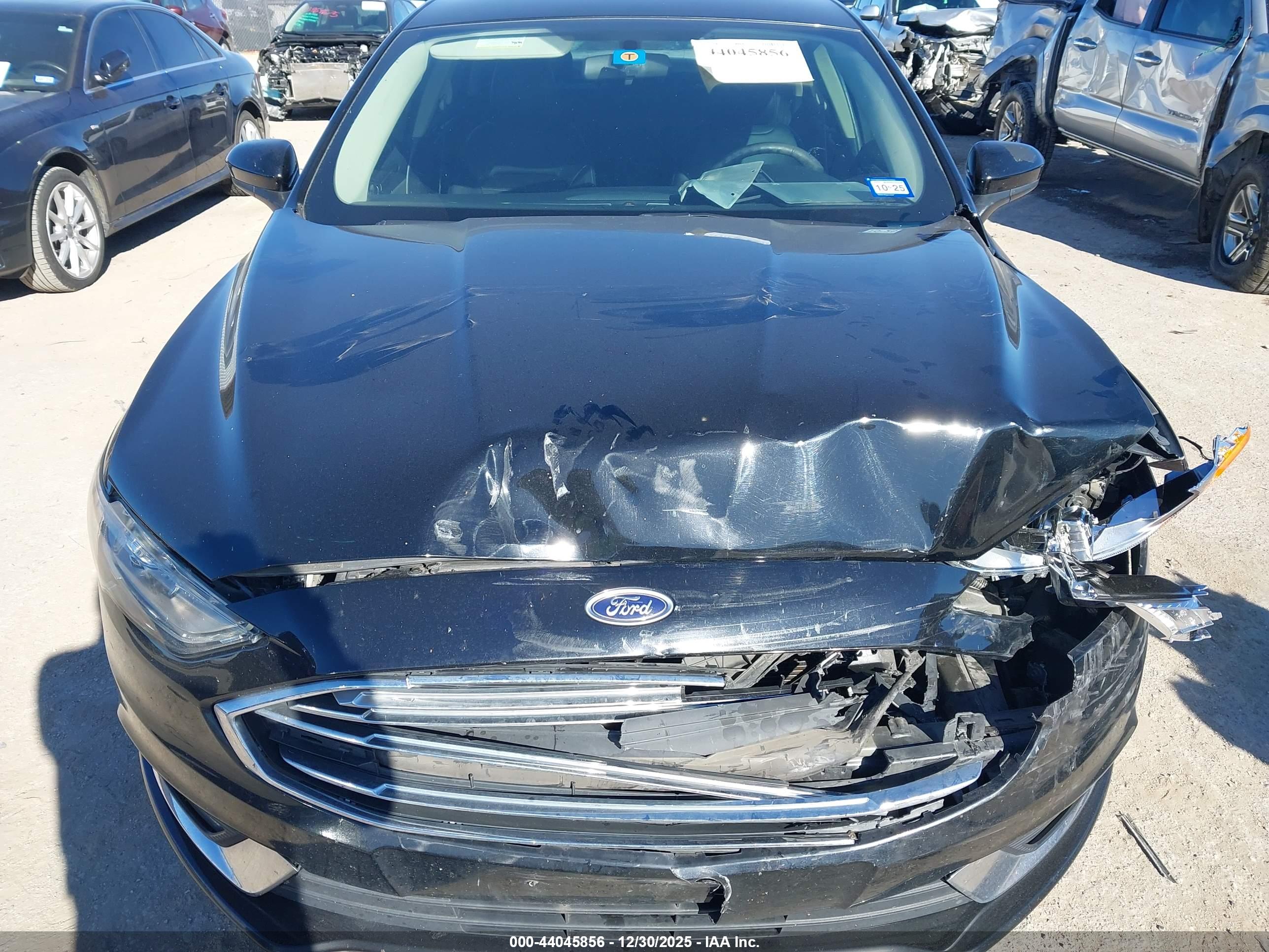 FORD FUSION image 6