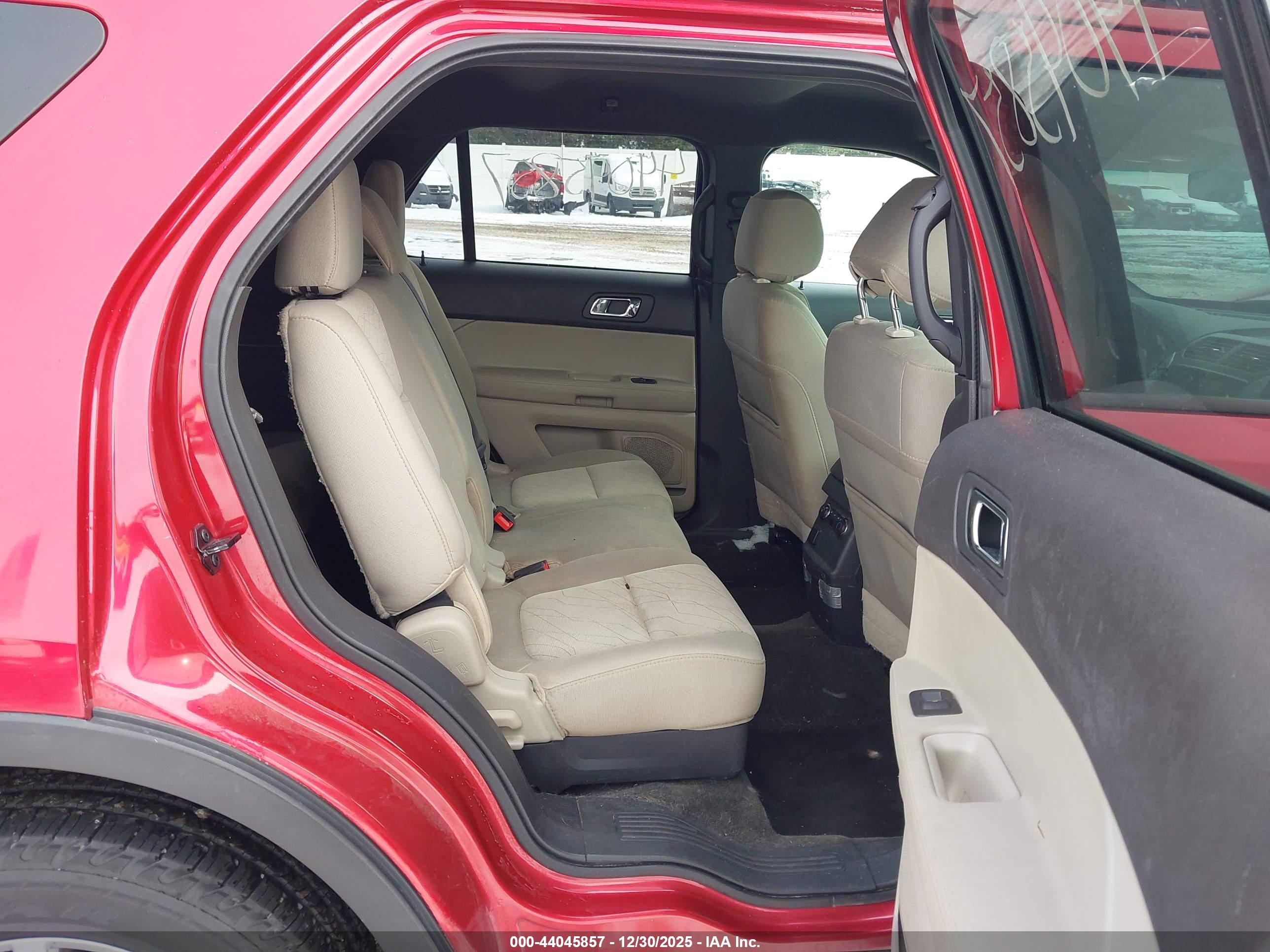 FORD EXPLORER image 8