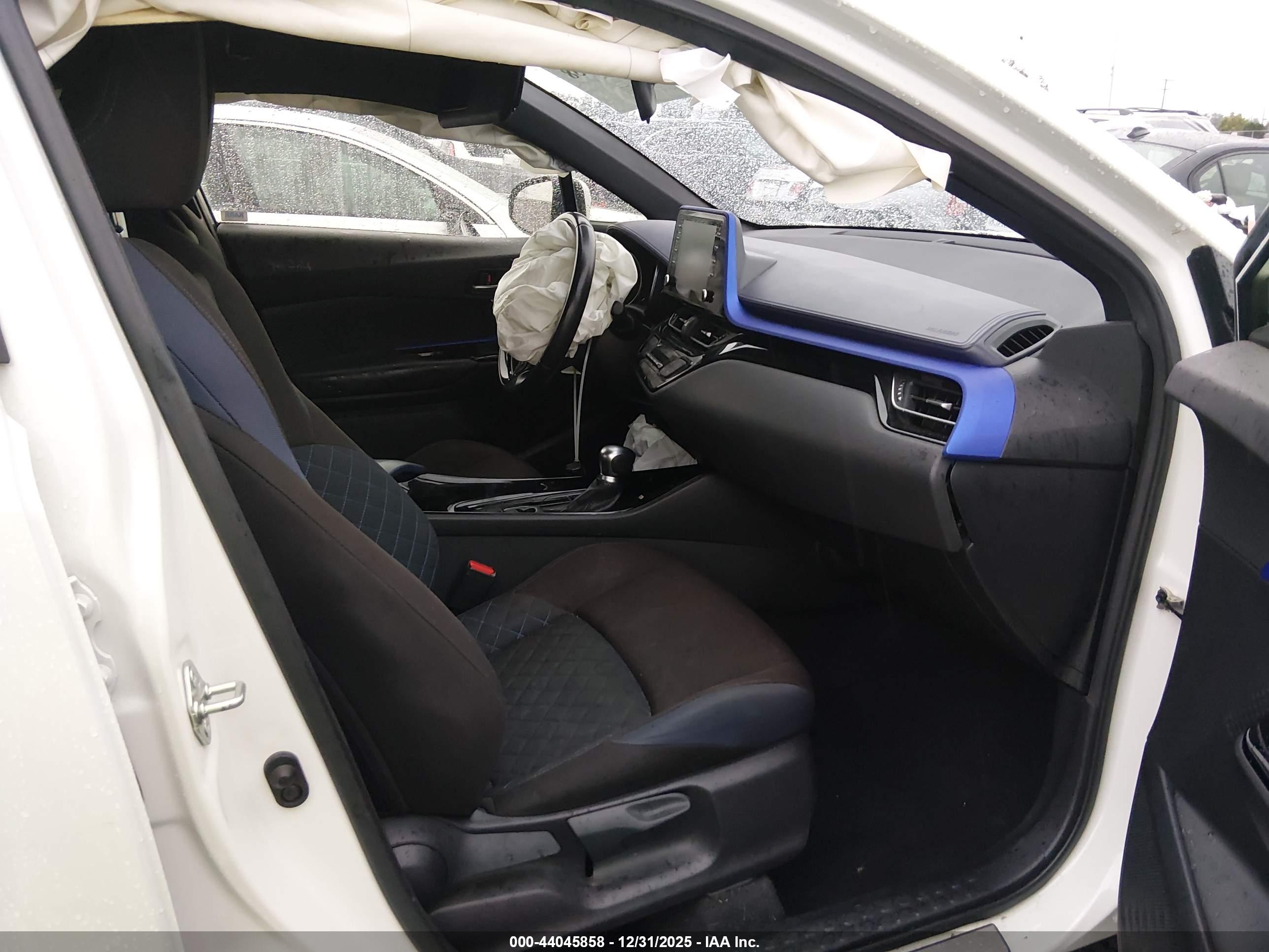 TOYOTA C-HR image 5
