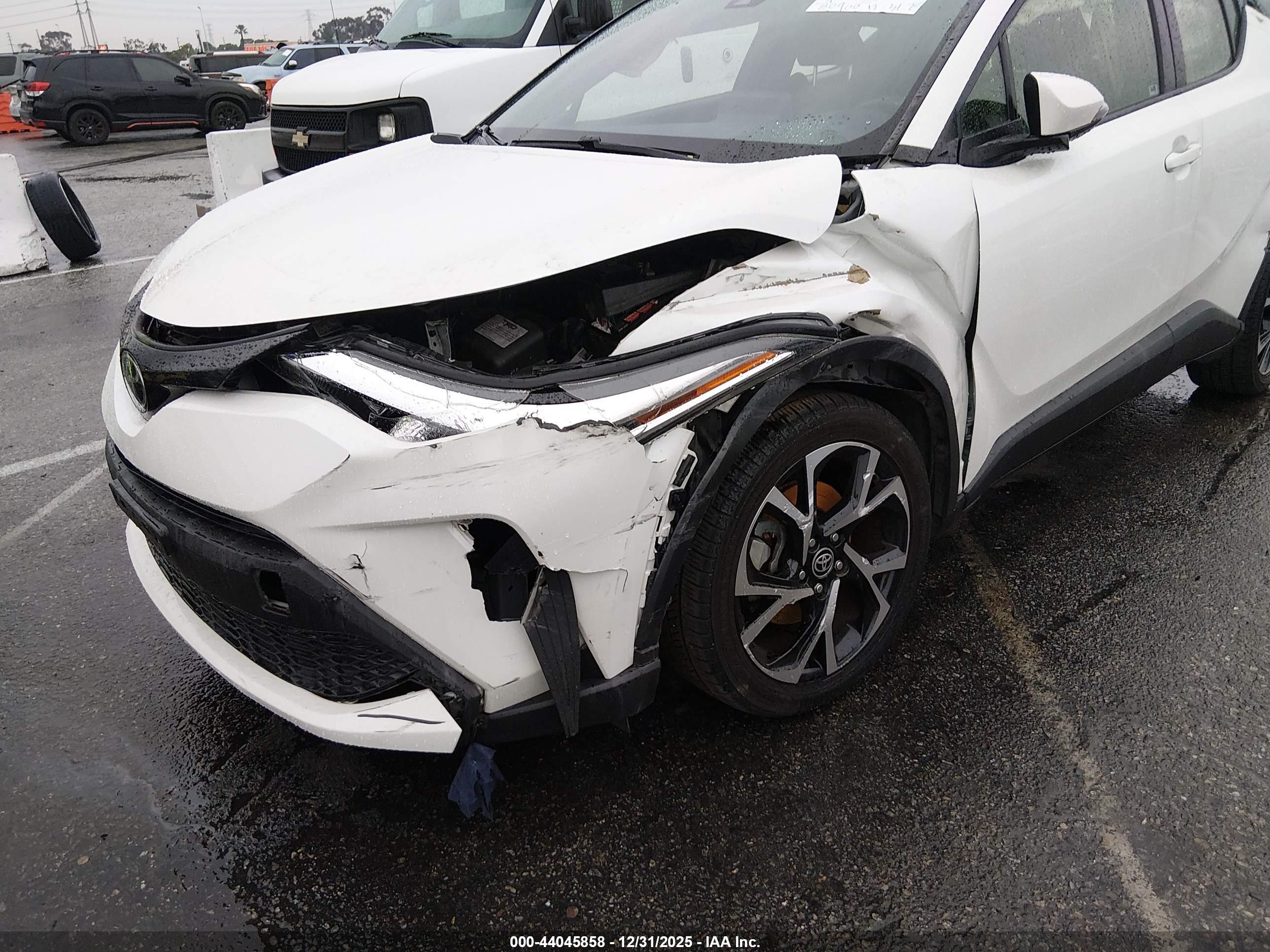 TOYOTA C-HR image 6