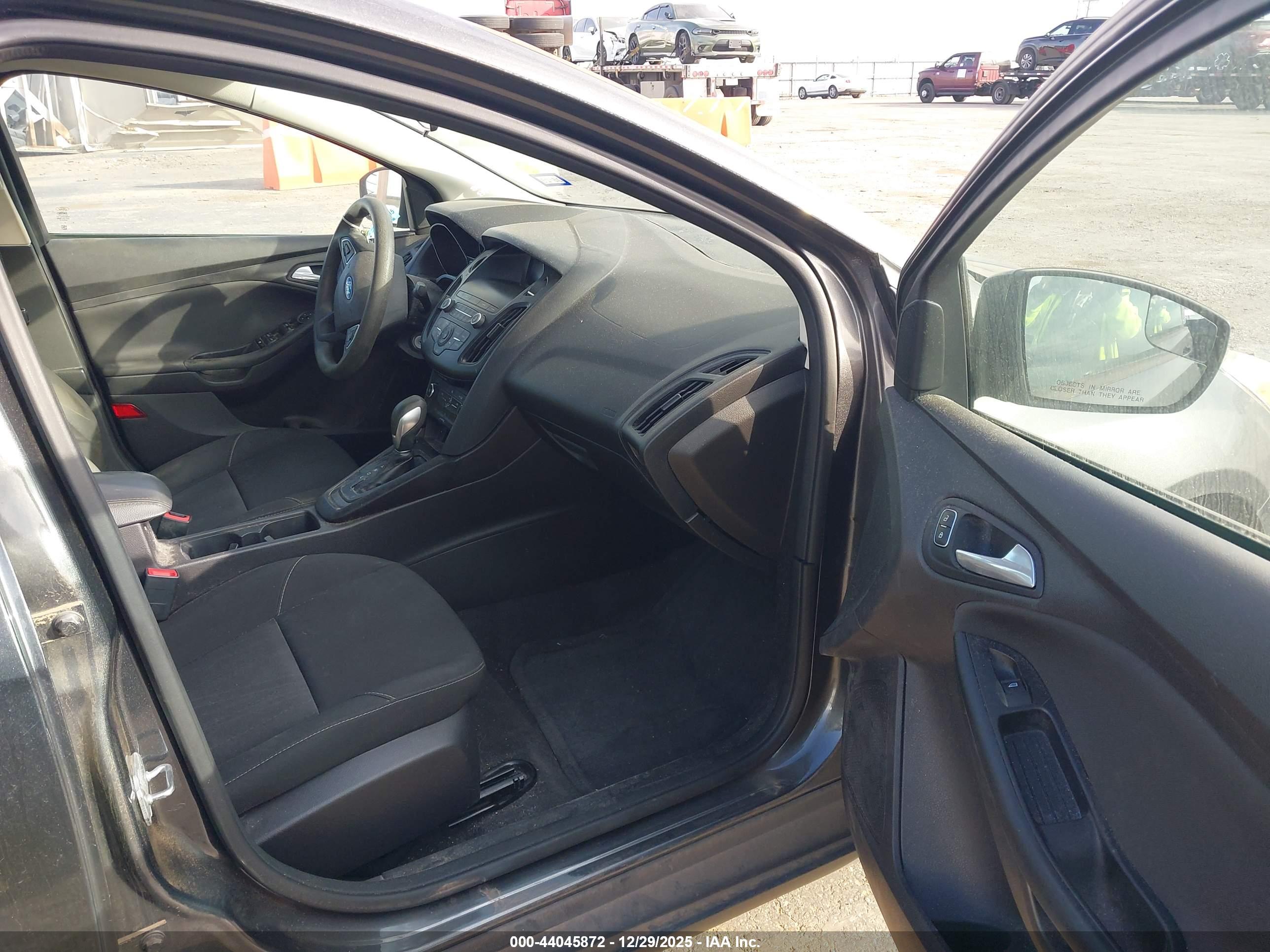 FORD FOCUS image 5