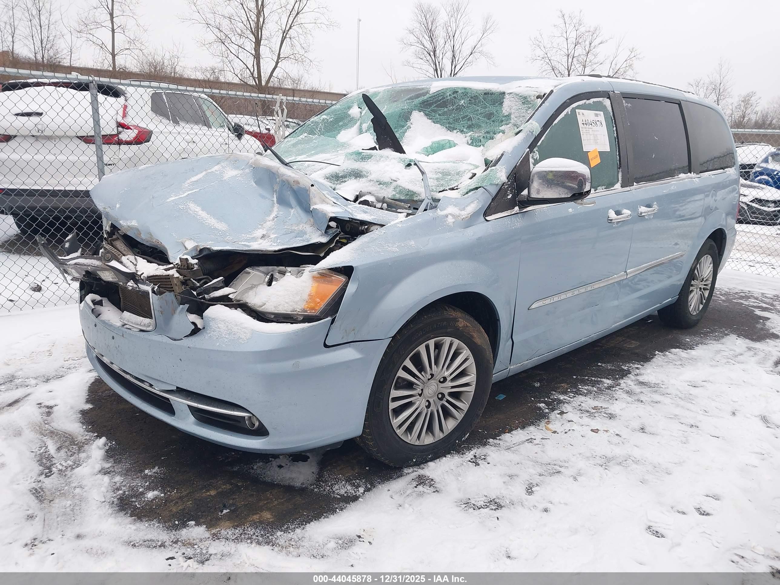 CHRYSLER TOWN image 2