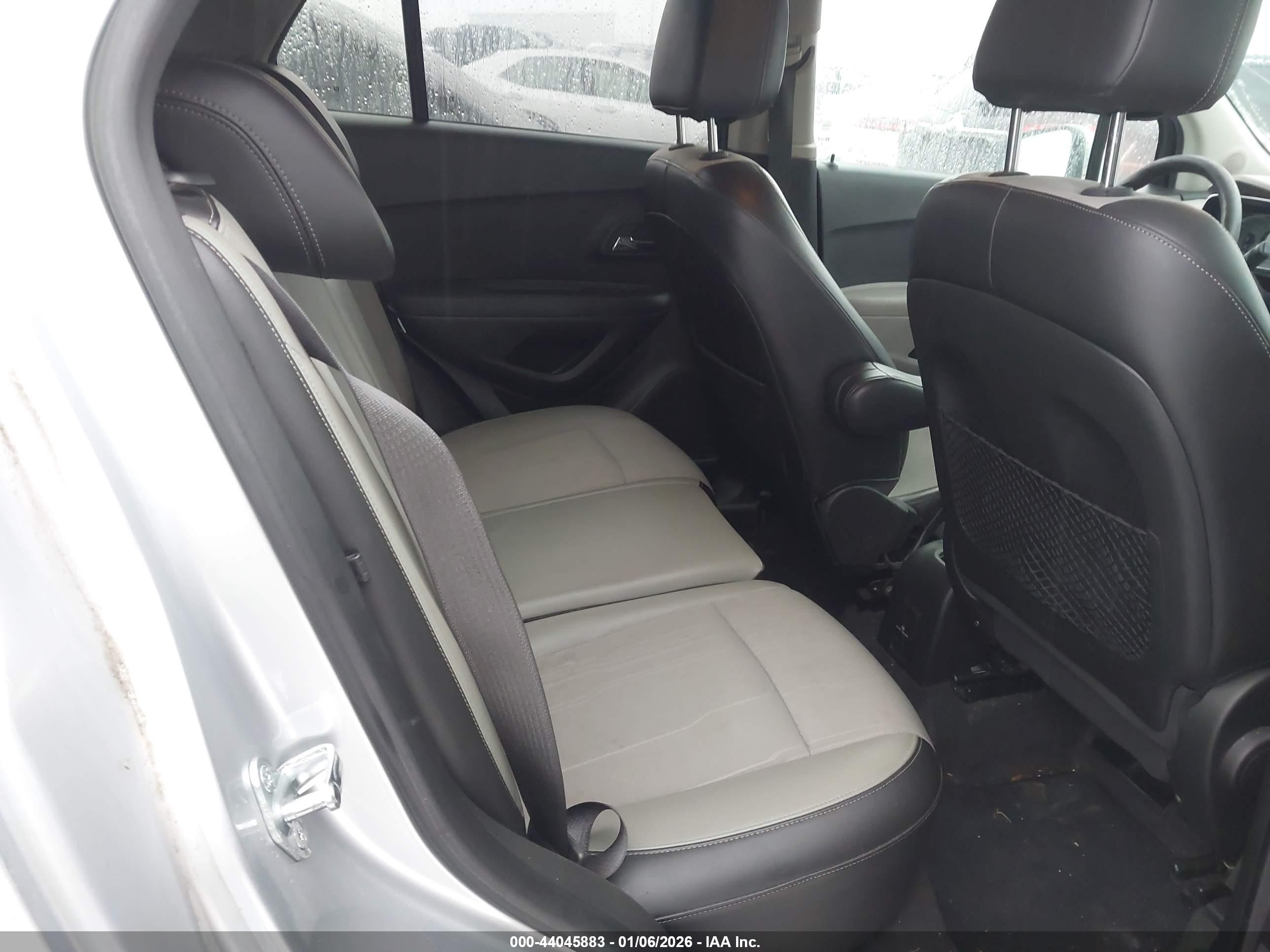 CHEVROLET TRAX image 8