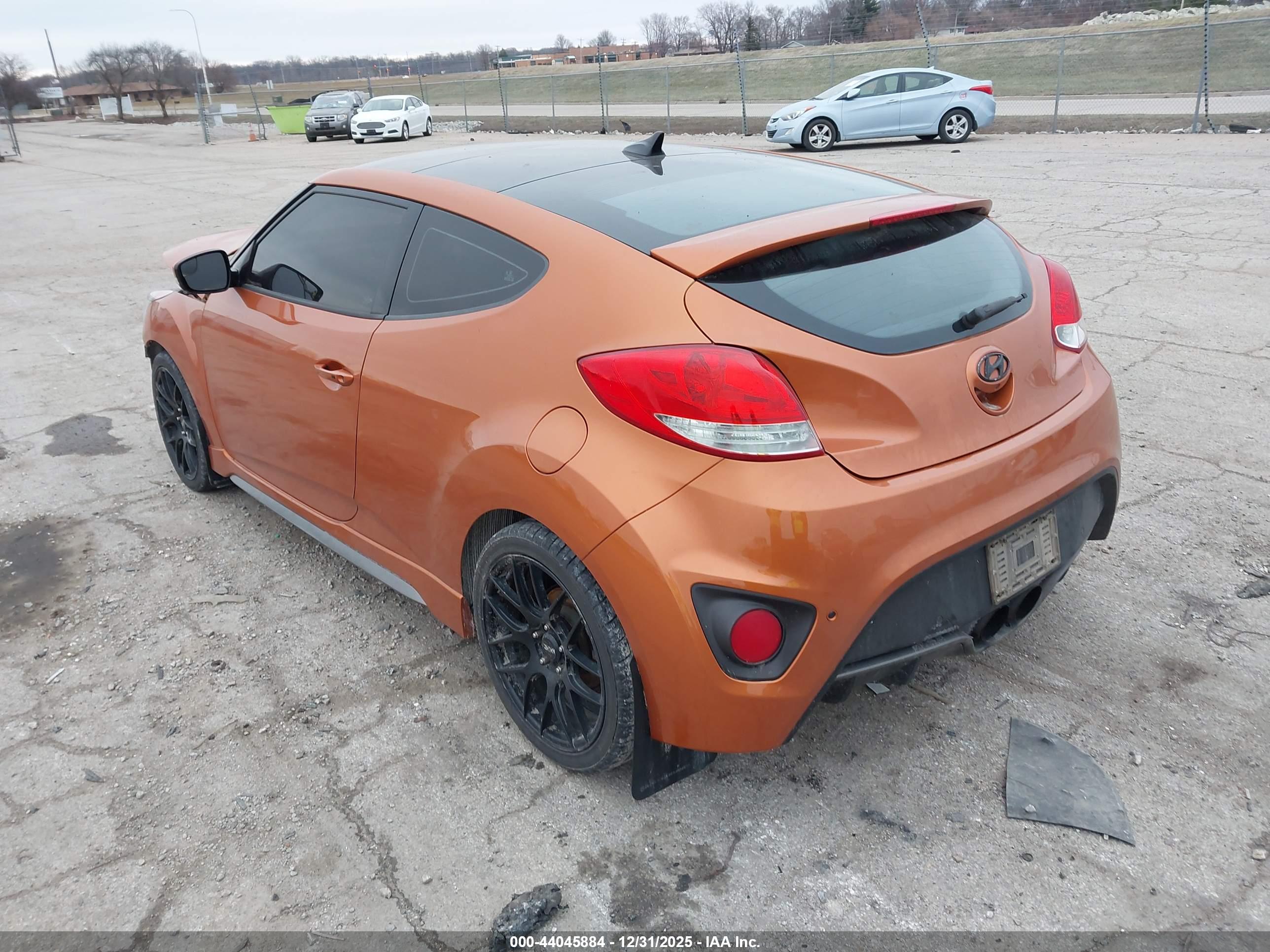 HYUNDAI VELOSTER image 3