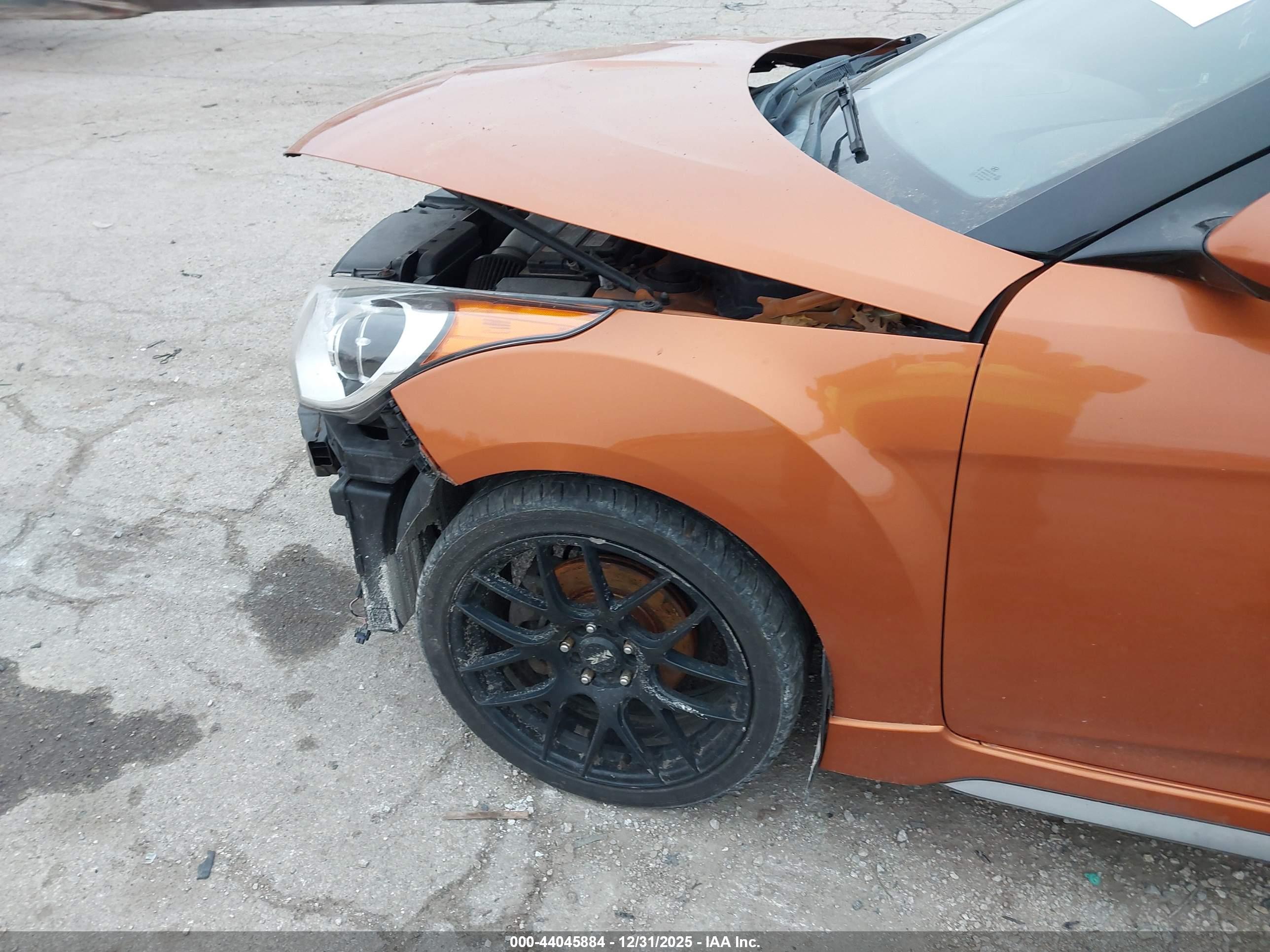 HYUNDAI VELOSTER image 6