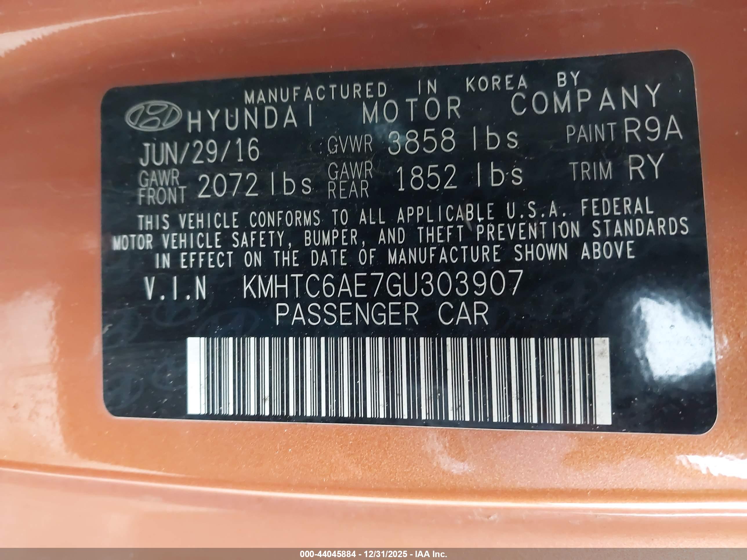 HYUNDAI VELOSTER image 9