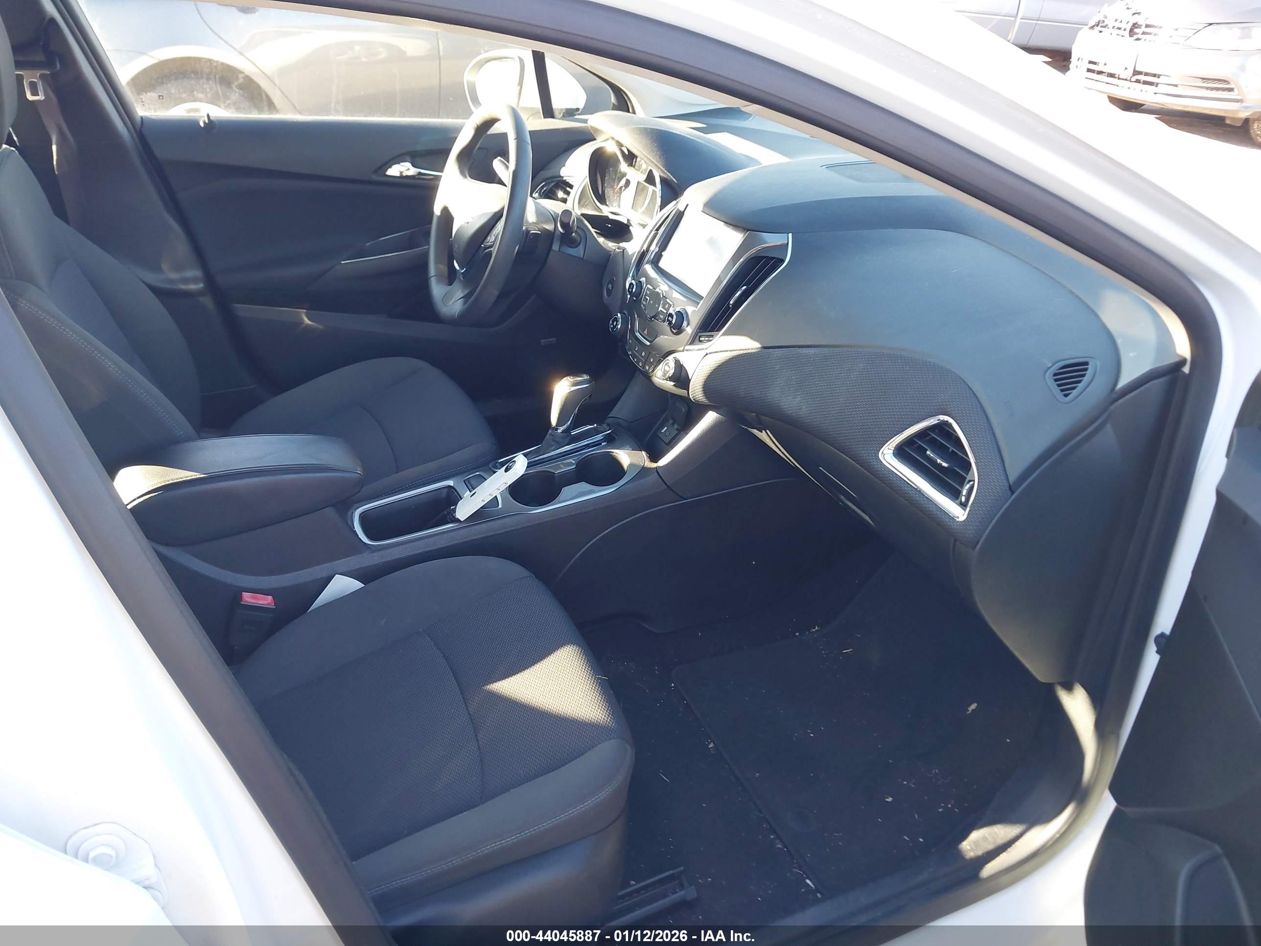 CHEVROLET CRUZE image 5