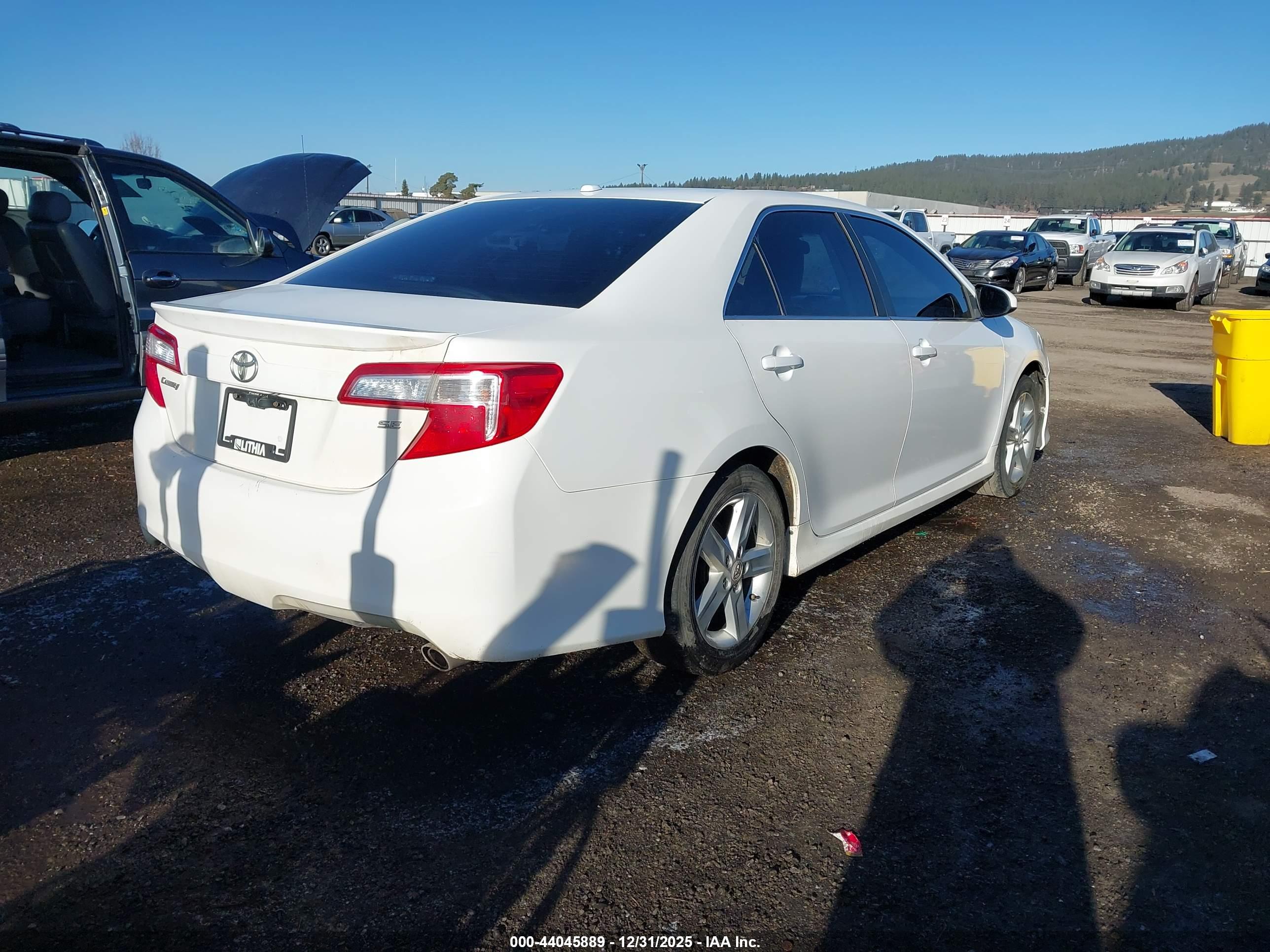 TOYOTA CAMRY image 4