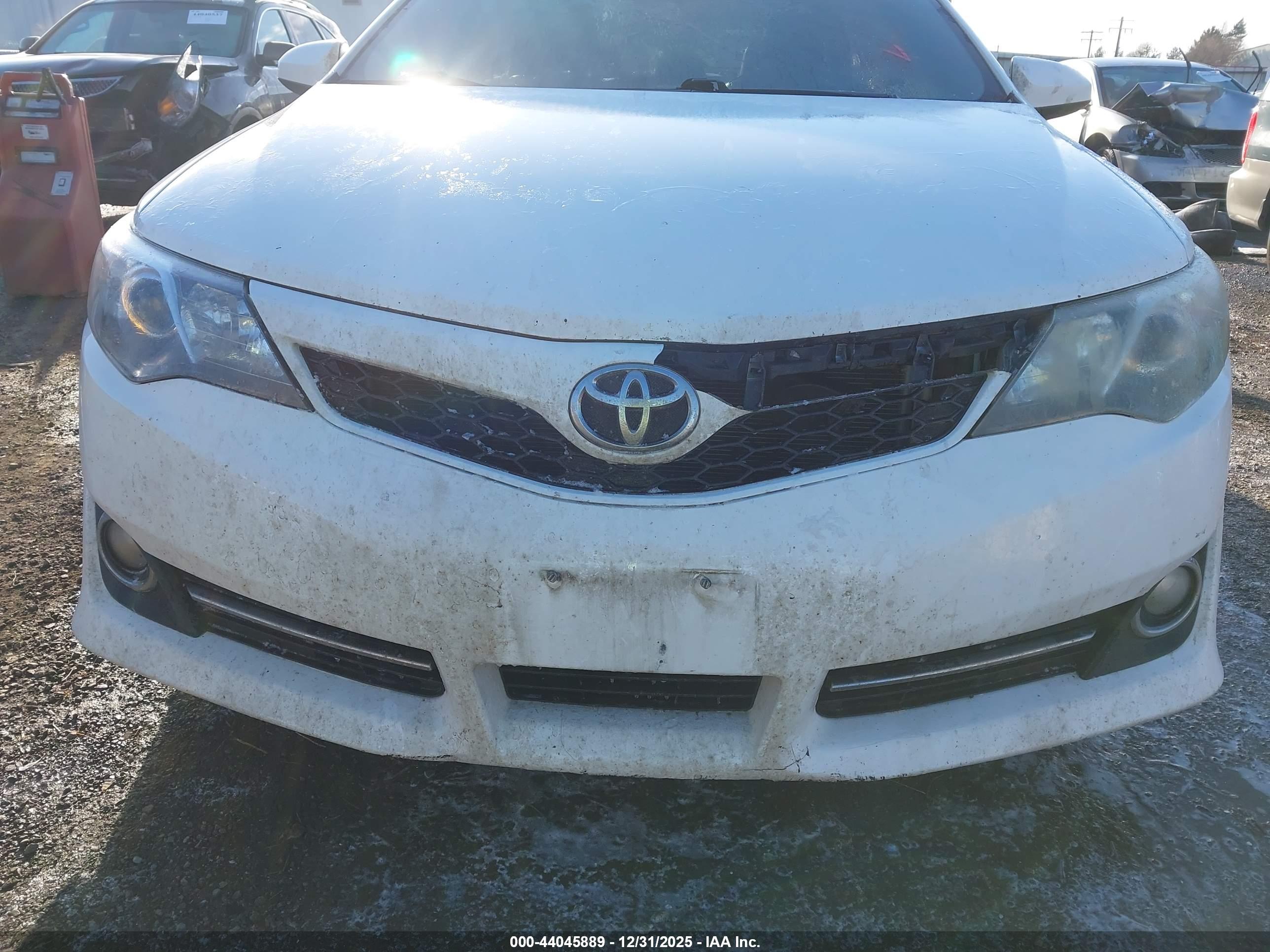 TOYOTA CAMRY image 6