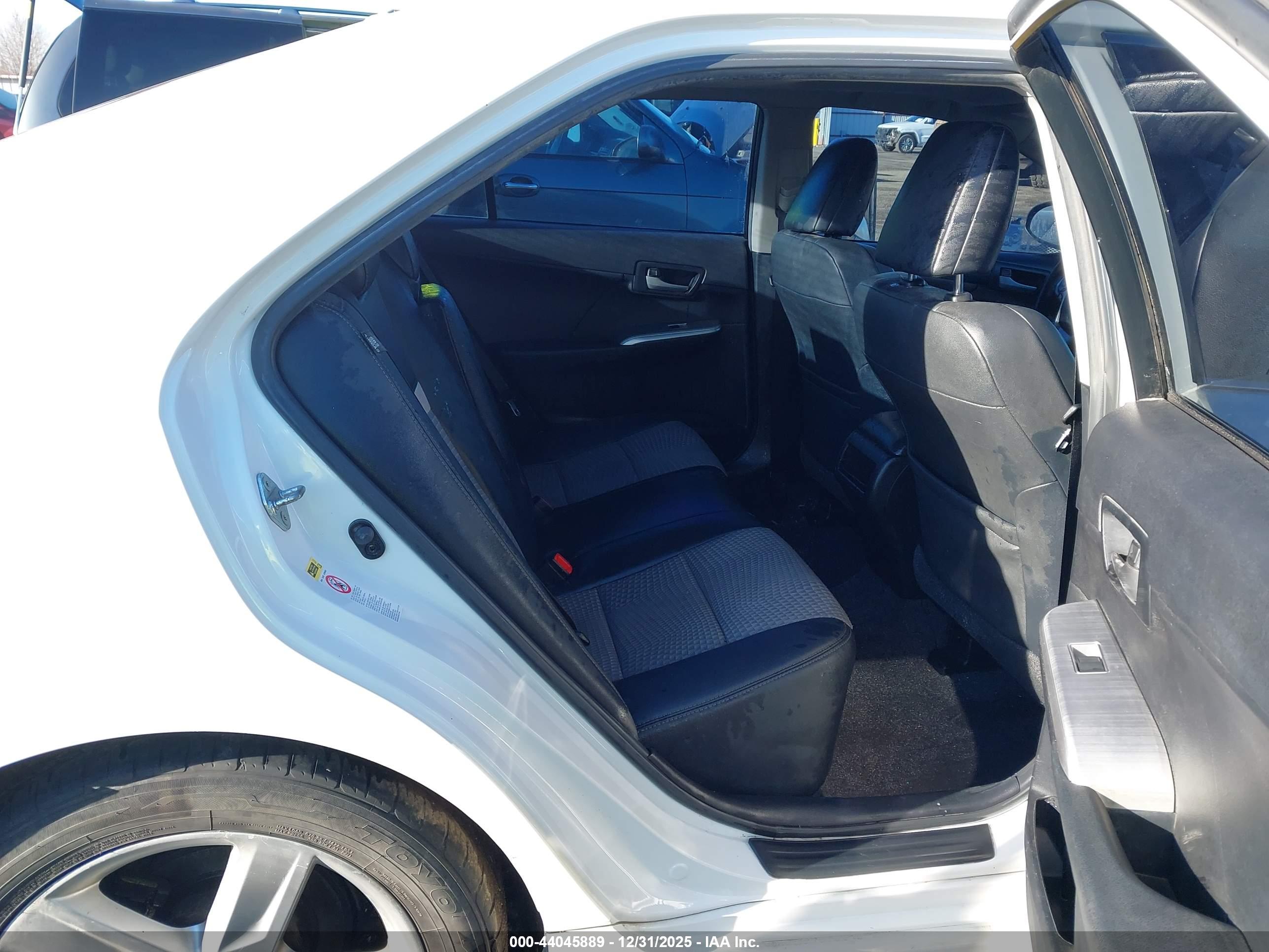 TOYOTA CAMRY image 8