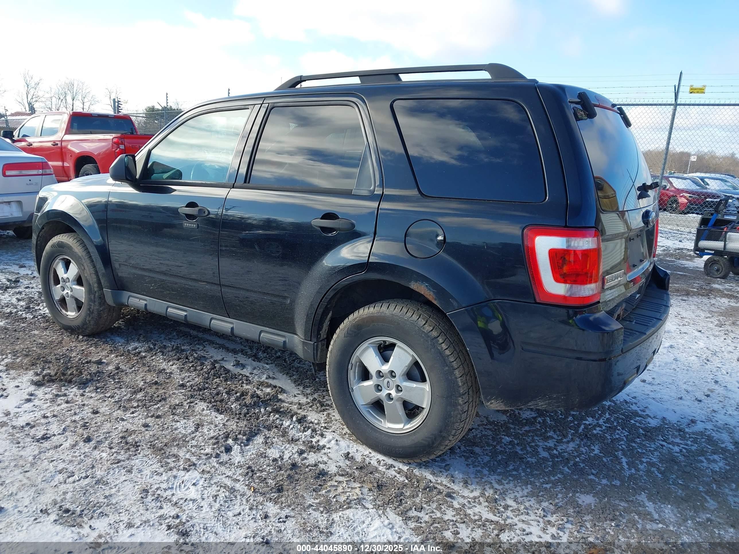 FORD ESCAPE image 3