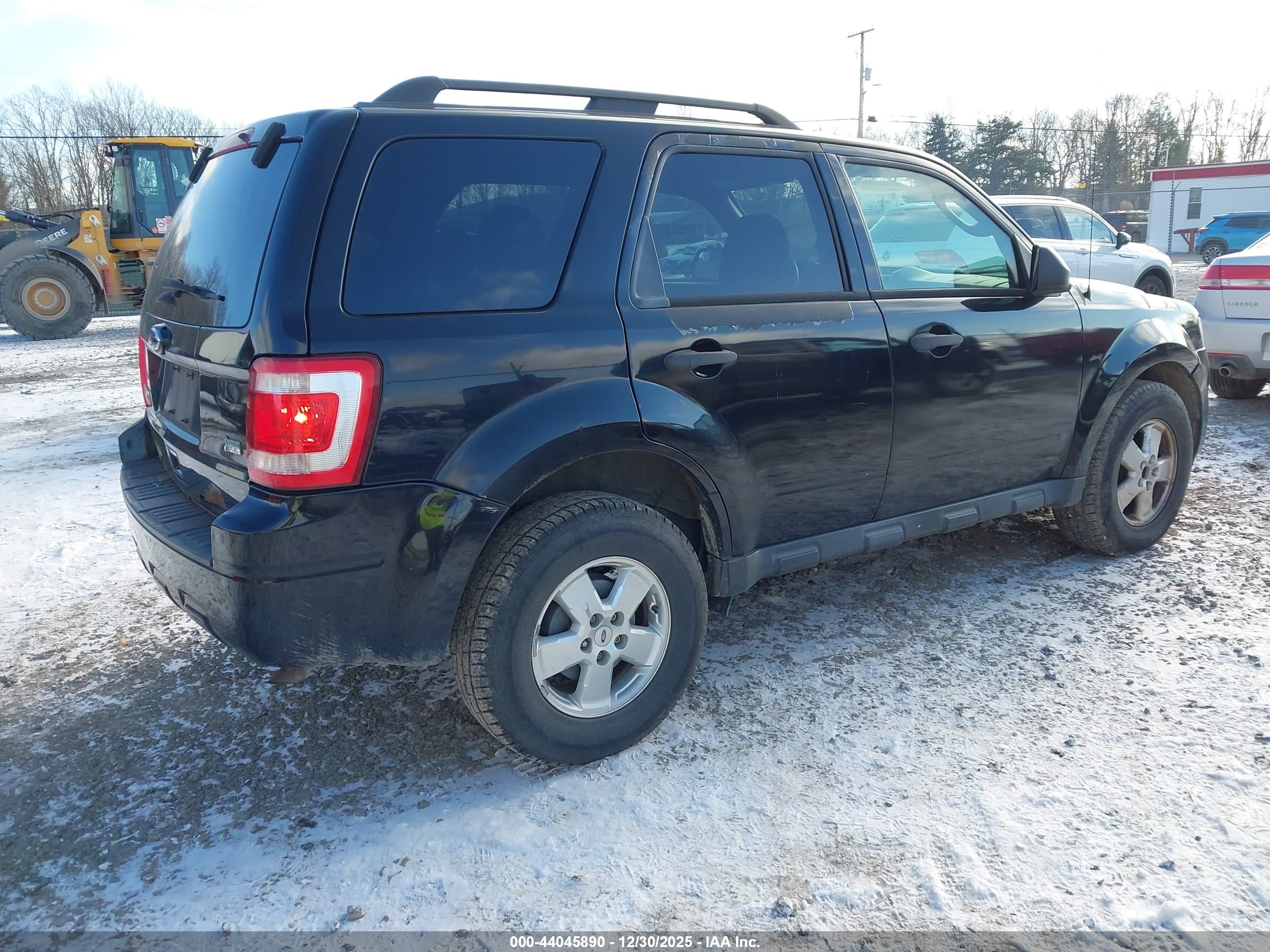 FORD ESCAPE image 4