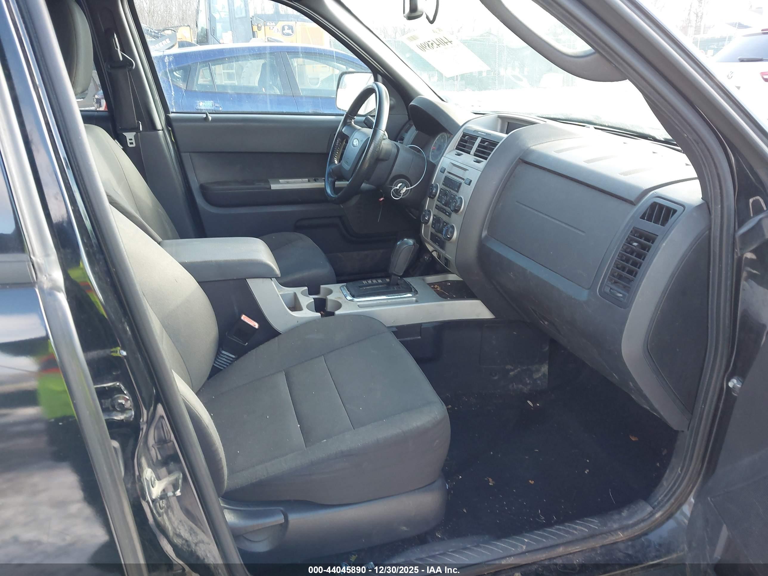 FORD ESCAPE image 5