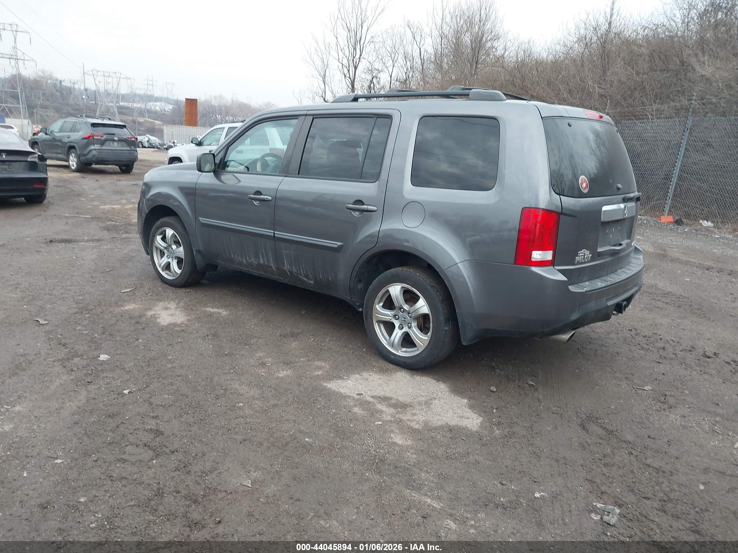 HONDA PILOT image 3