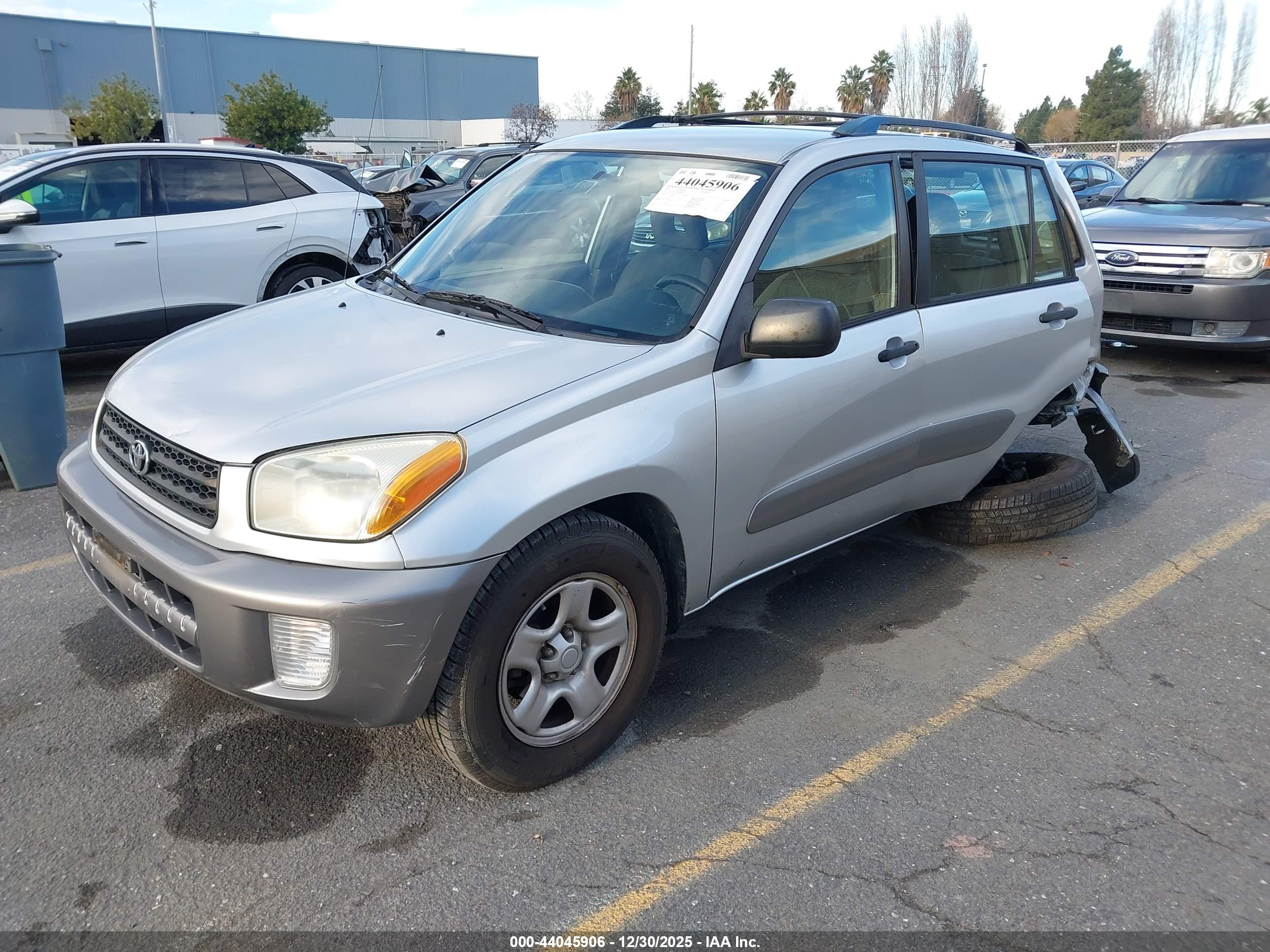 TOYOTA RAV4 image 2