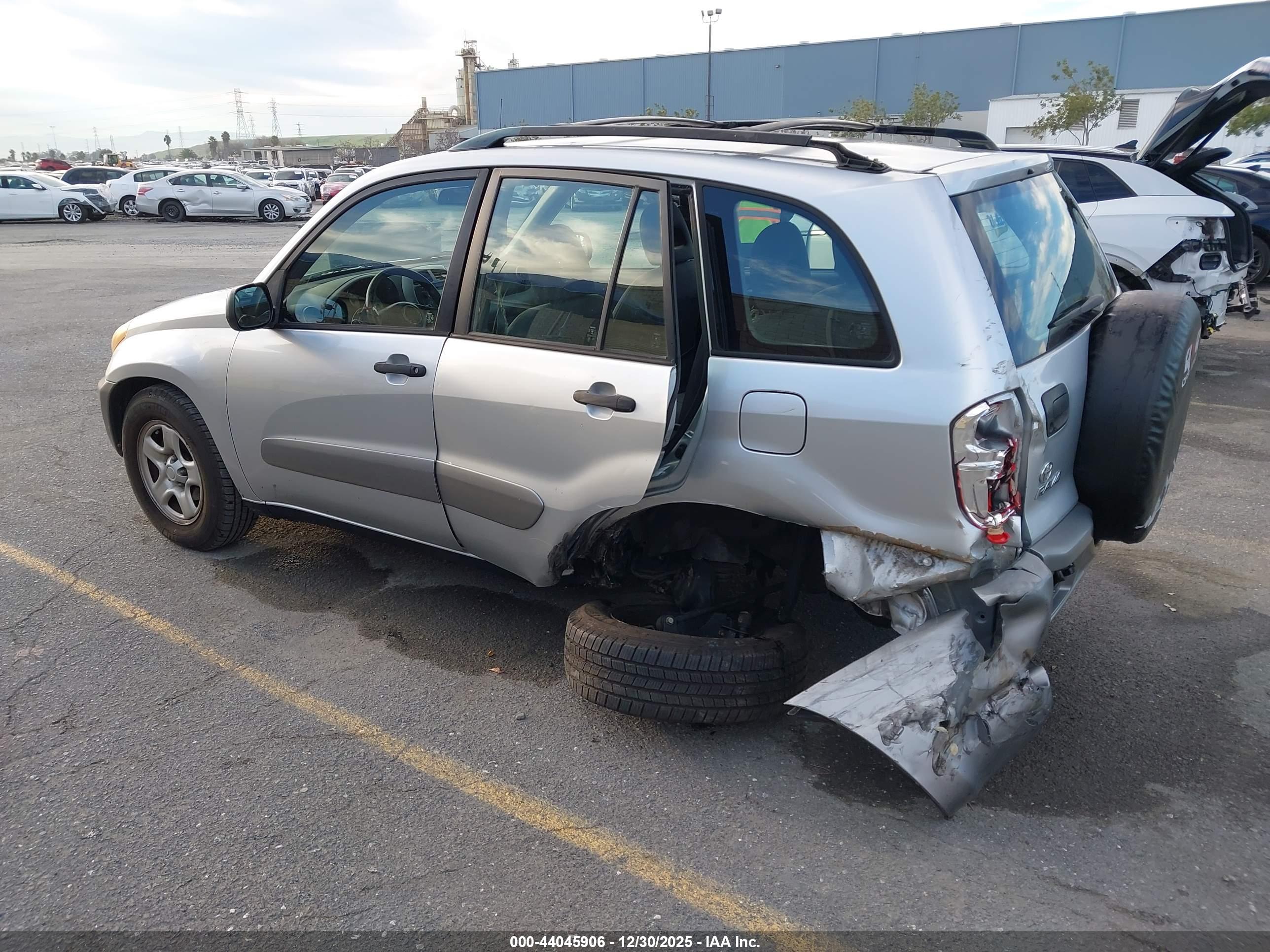 TOYOTA RAV4 image 3