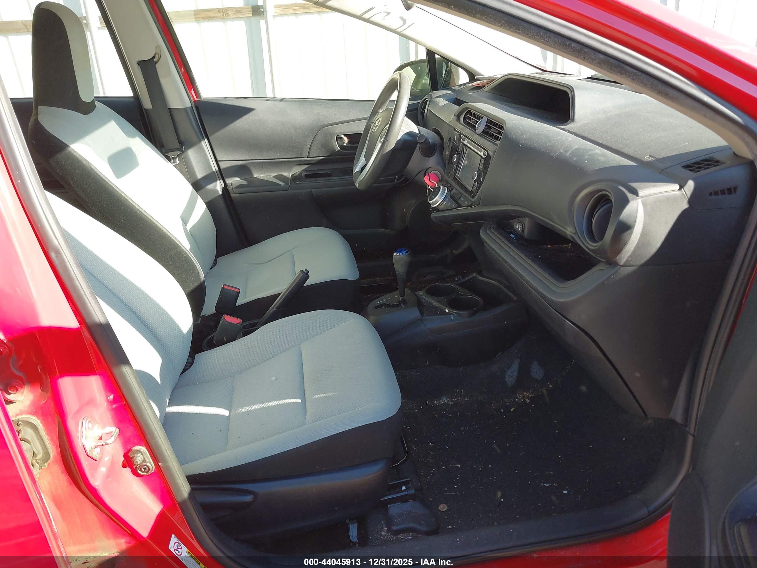 TOYOTA PRIUS image 5
