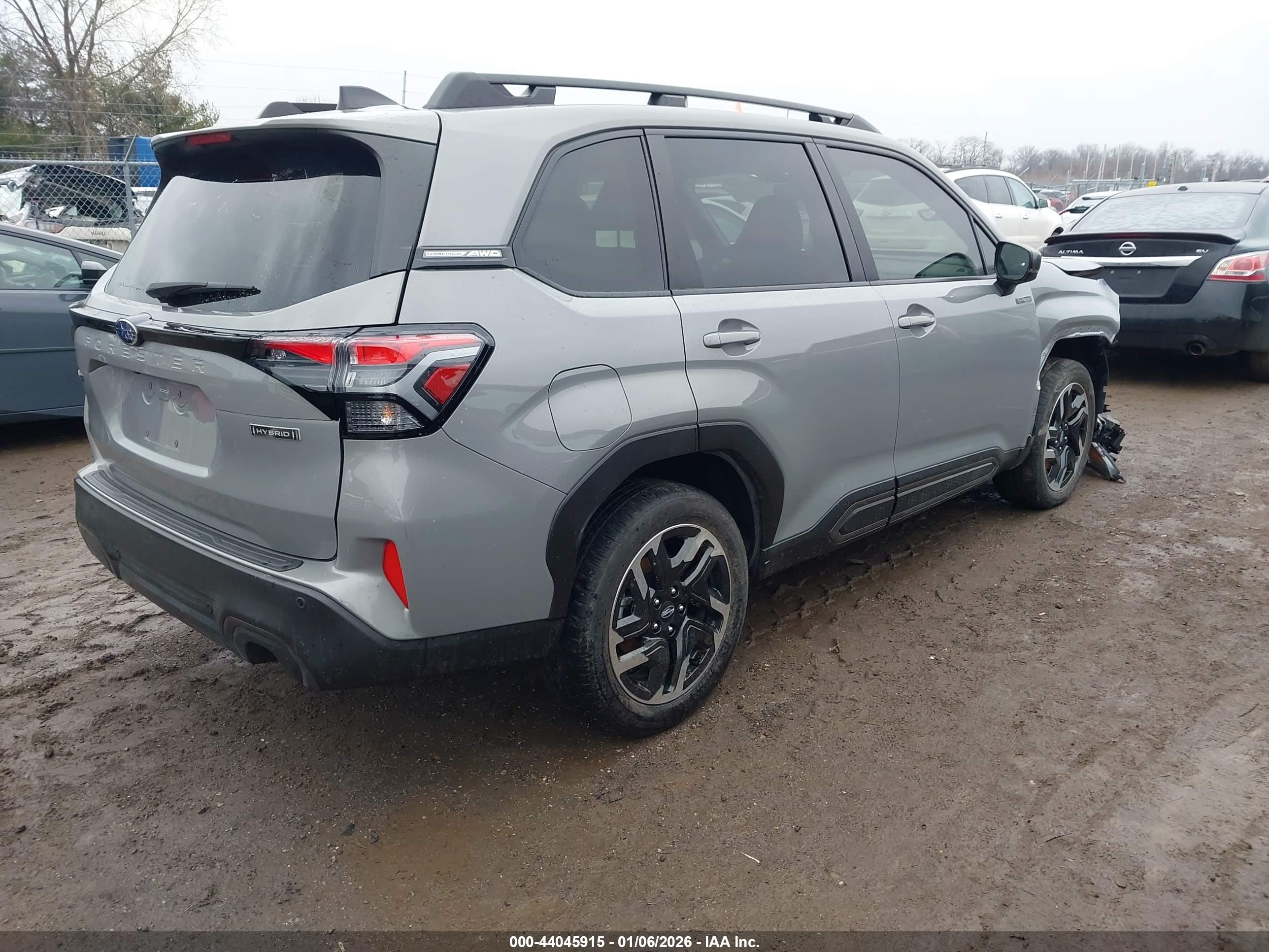 SUBARU FORESTER image 4