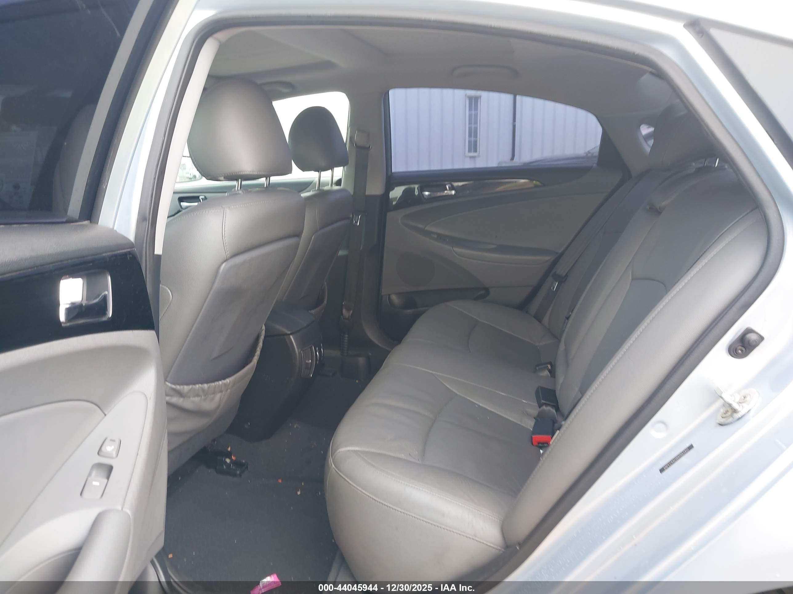 HYUNDAI SONATA image 8